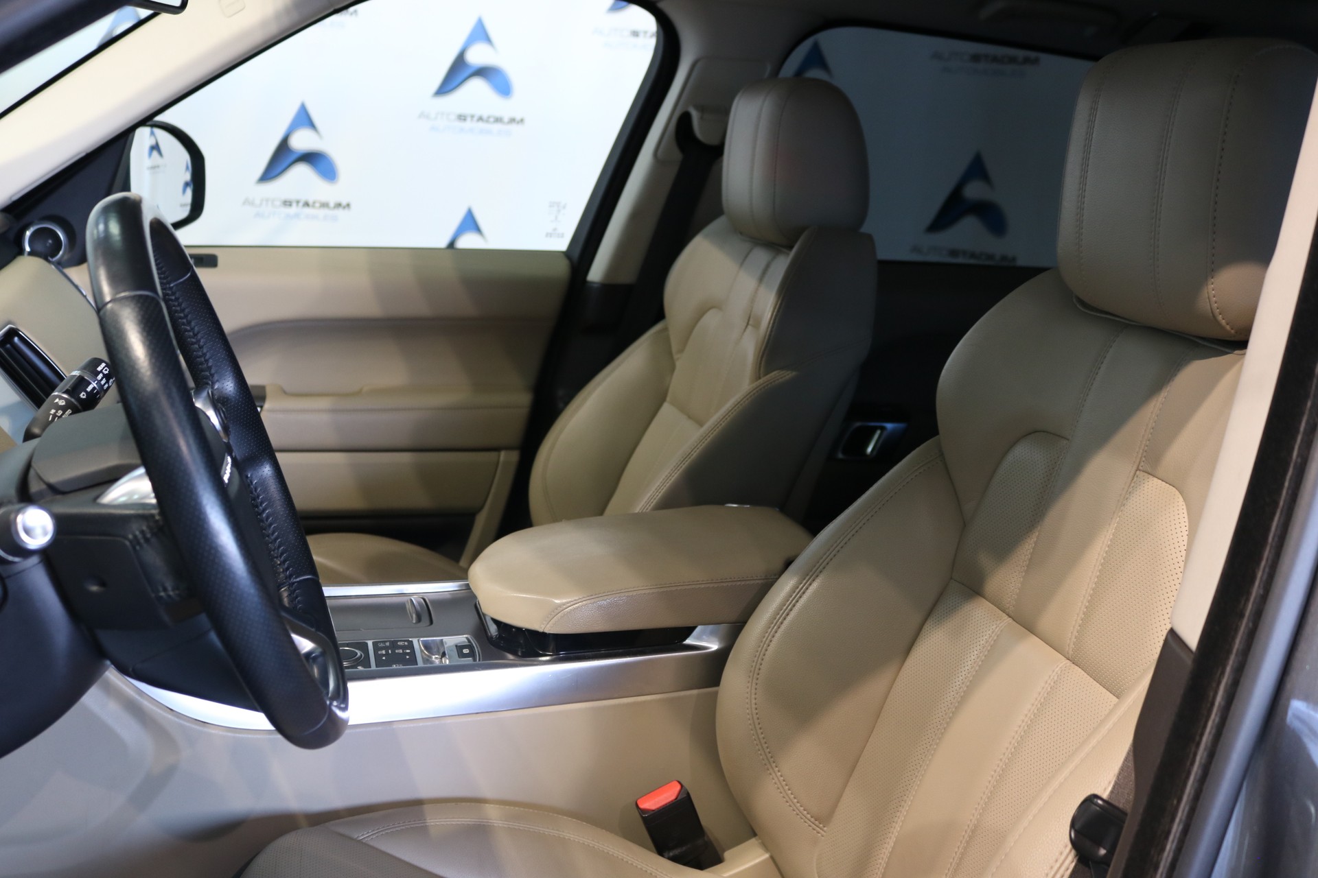 LAND ROVER Range Rover Sport 3.0 TDV6 SE Automatic-image-30