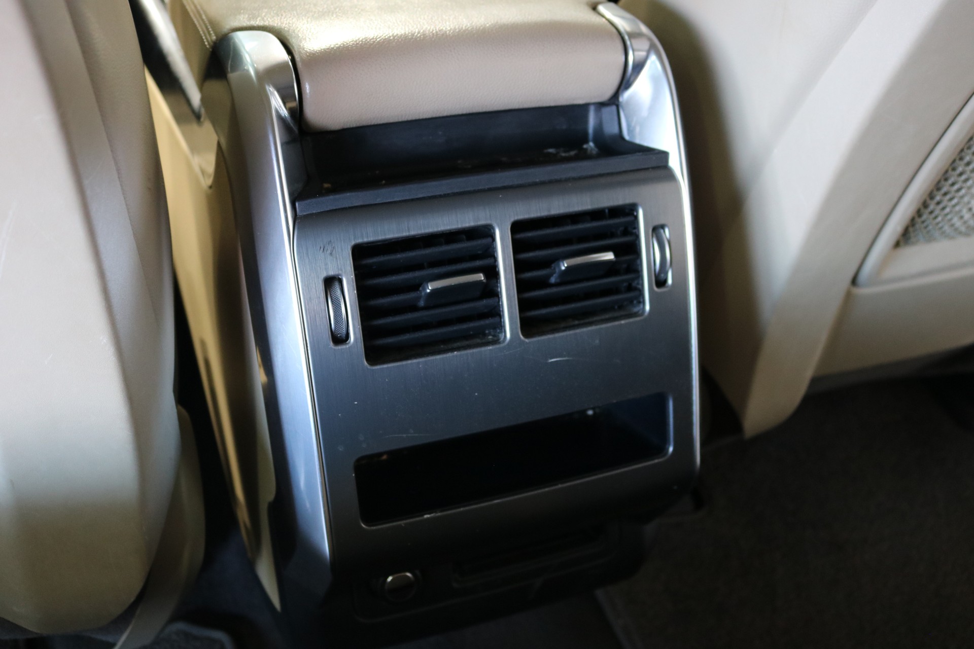 LAND ROVER Range Rover Sport 3.0 TDV6 SE Automatic-image-29