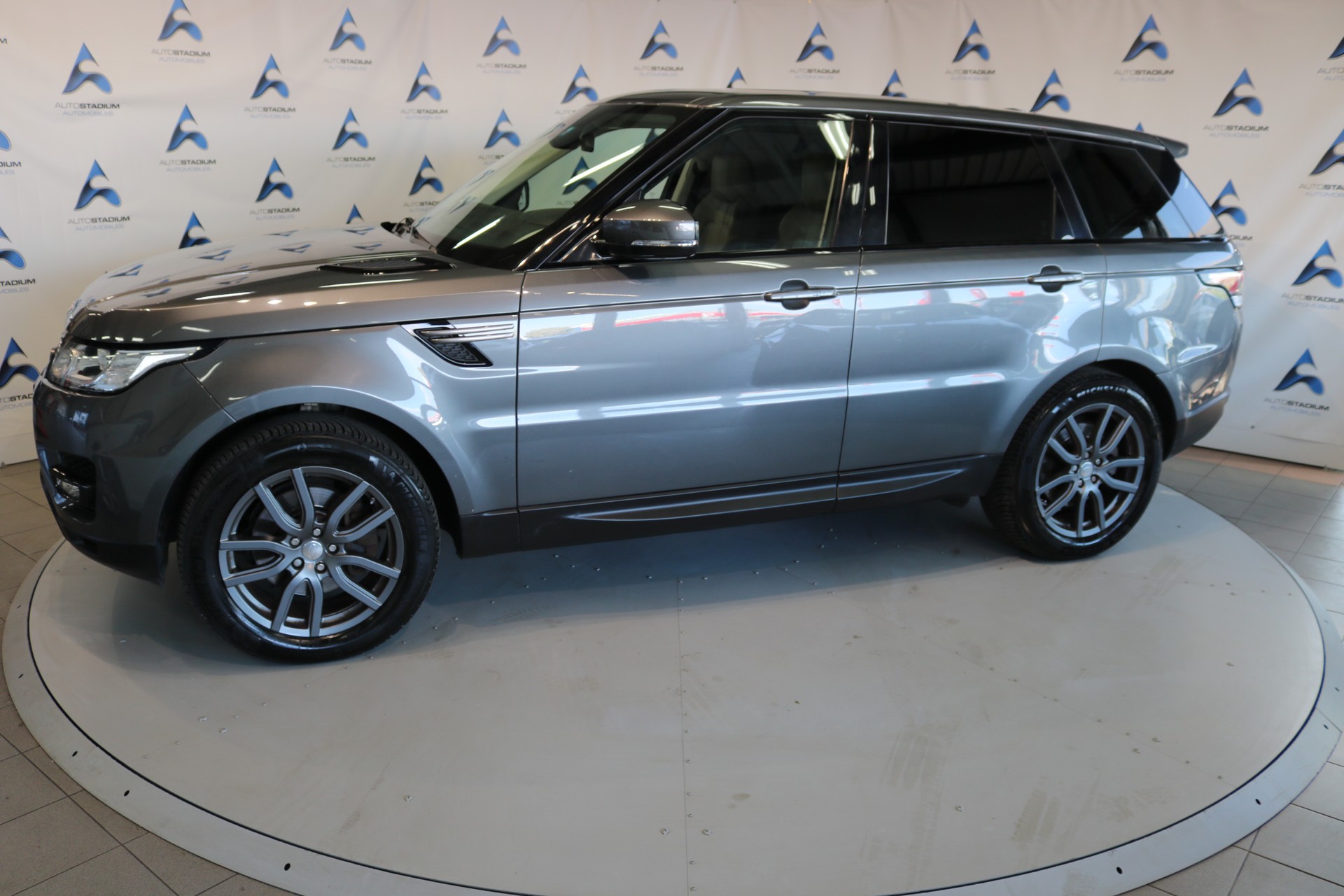 LAND ROVER Range Rover Sport 3.0 TDV6 SE Automatic-image-13