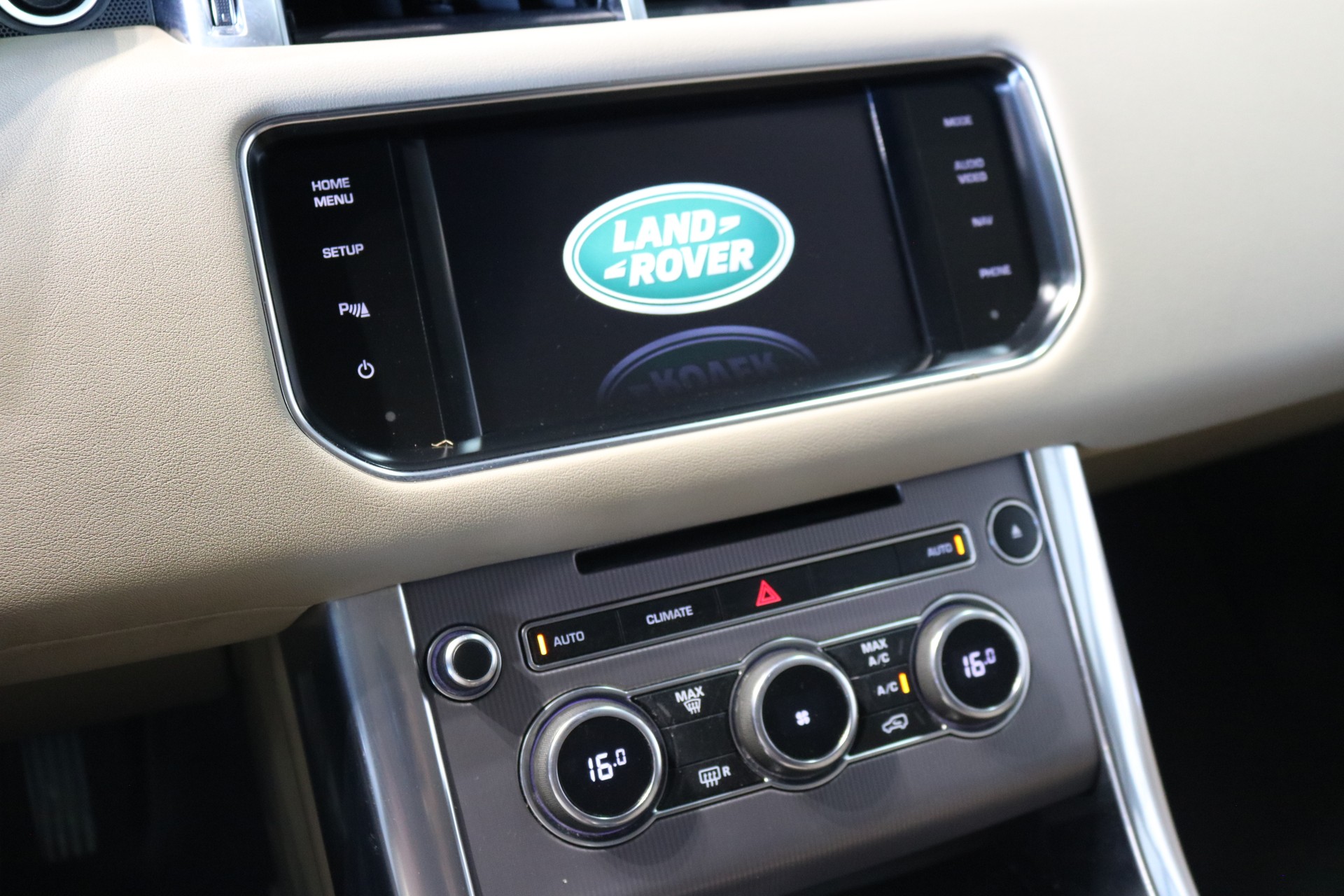 LAND ROVER Range Rover Sport 3.0 TDV6 SE Automatic-image-32