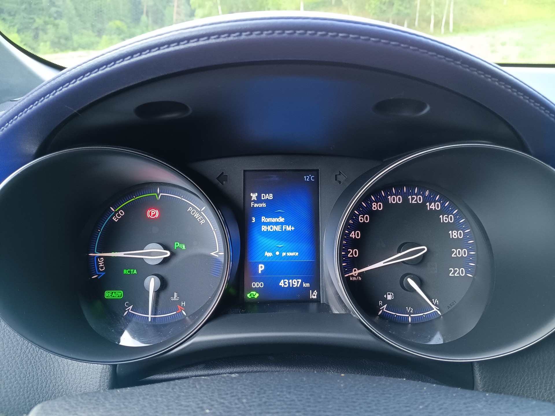 TOYOTA C-HR 1.8 HSD Premium CVT-image-22