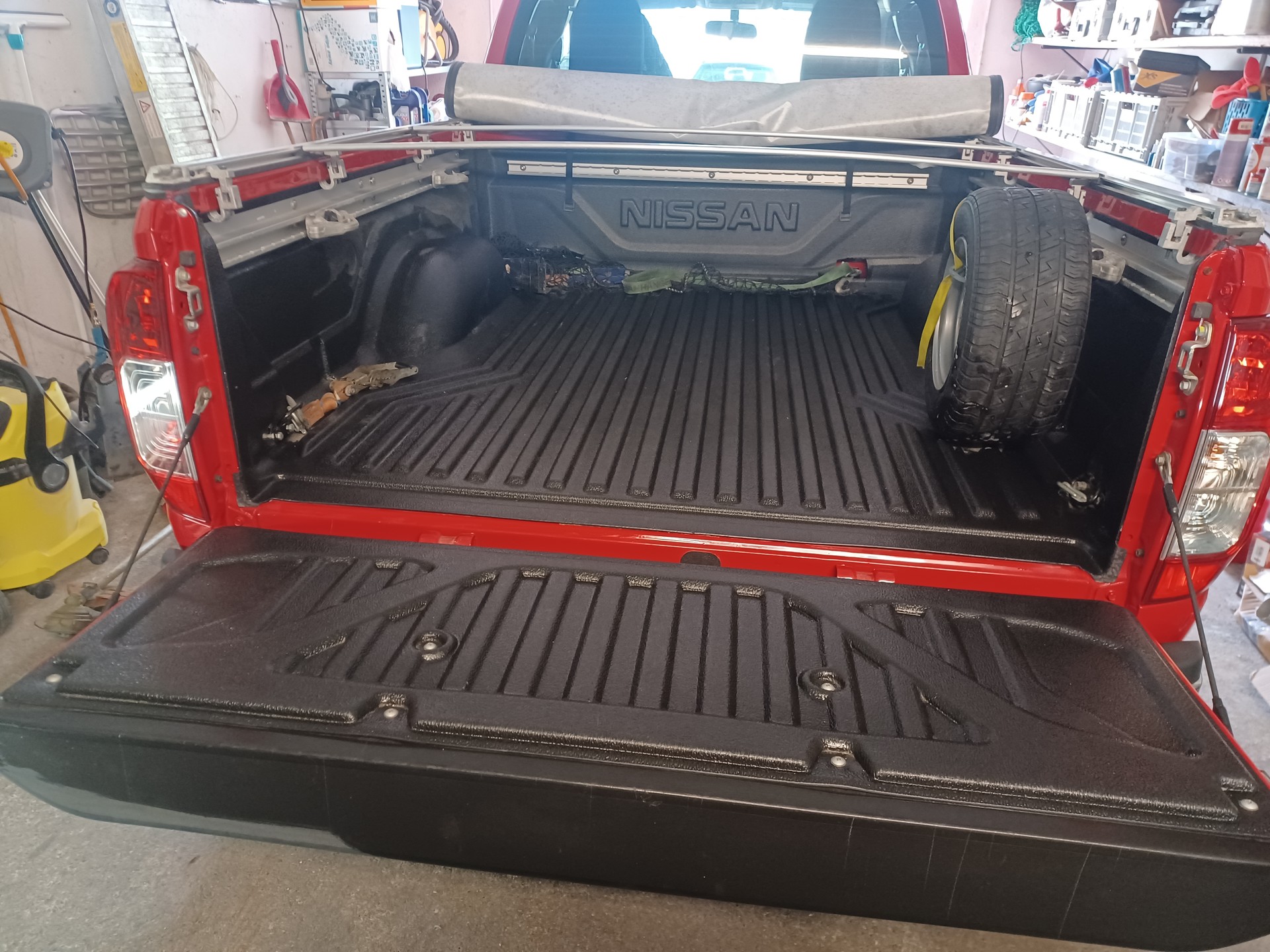NISSAN Navara King Cab Acenta 2.3 dCi 4WD-image-8