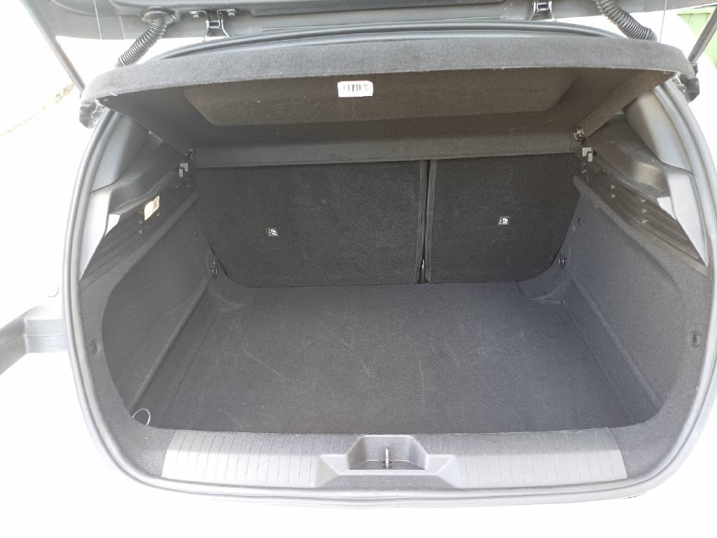 OPEL Astra 1.2 T Hybrid Edition-image-15
