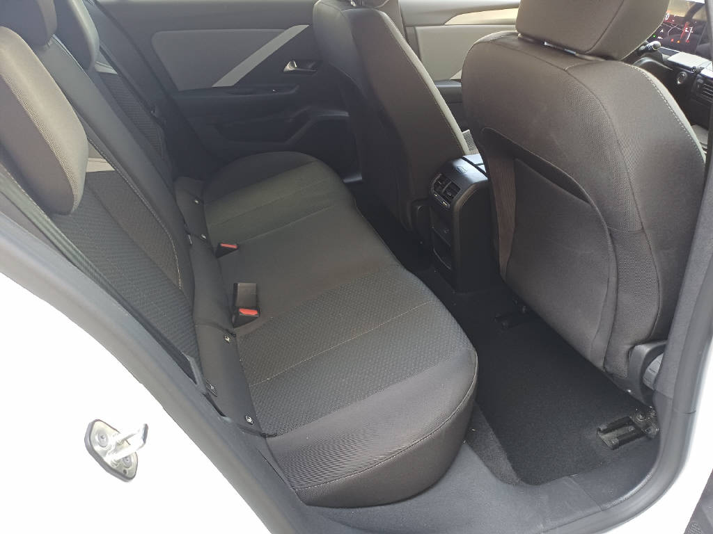 OPEL Astra 1.2 T Hybrid Edition-image-14