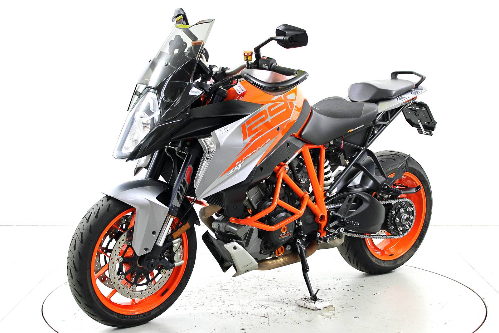KTM 1290 Super Duke GT-showroom-element-2