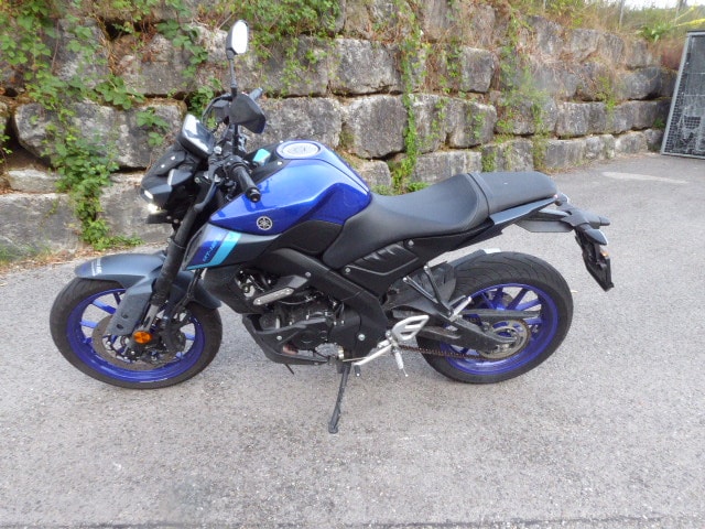 YAMAHA MT-125 ABS-showroom-element-2