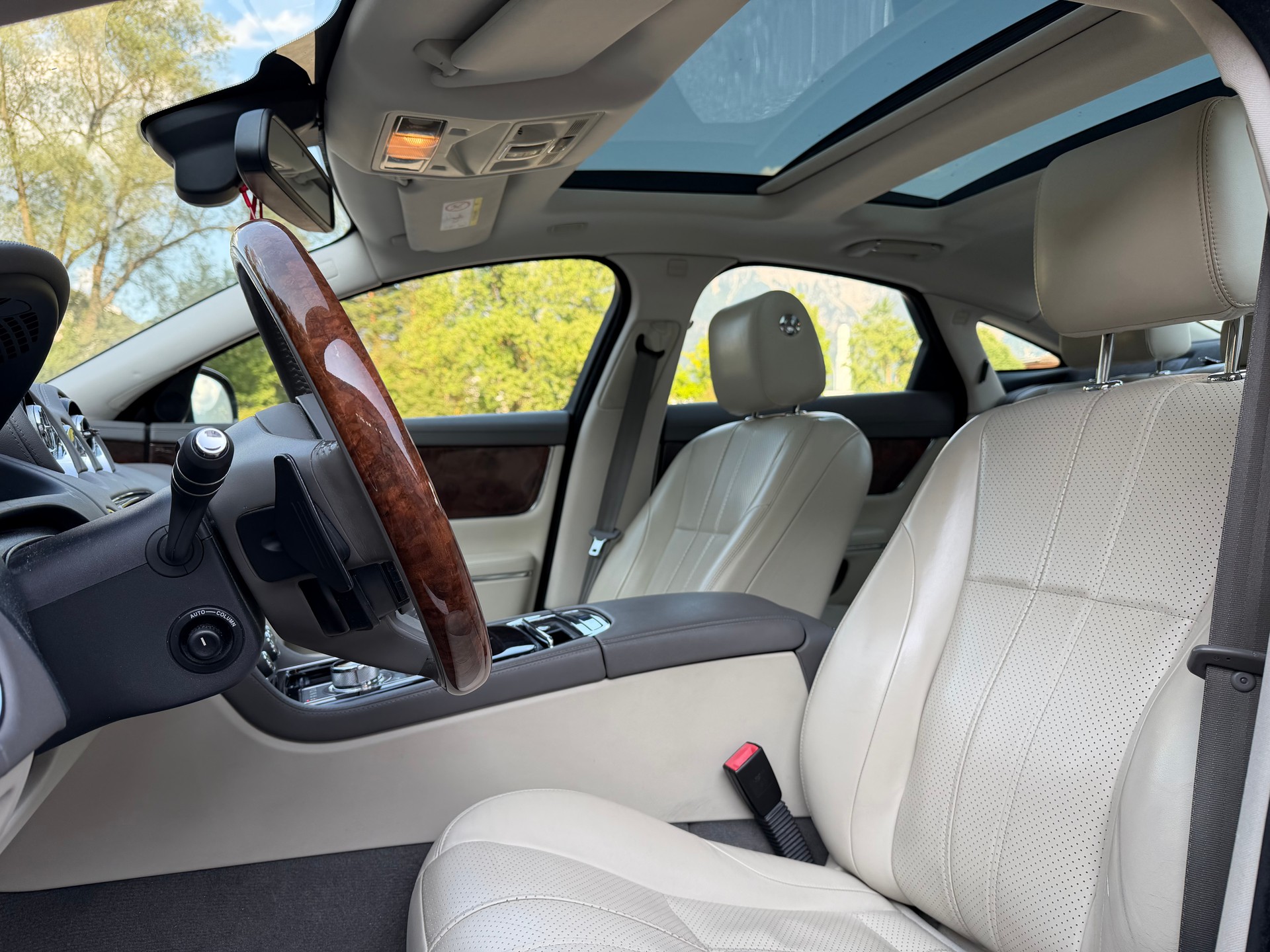 JAGUAR XJ 3.0 V6 S/C Premium Luxury Automatic AWD-image-10