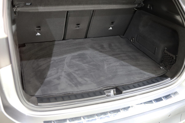 MERCEDES-BENZ EQA 250 AMG Line AMG Line-image-11