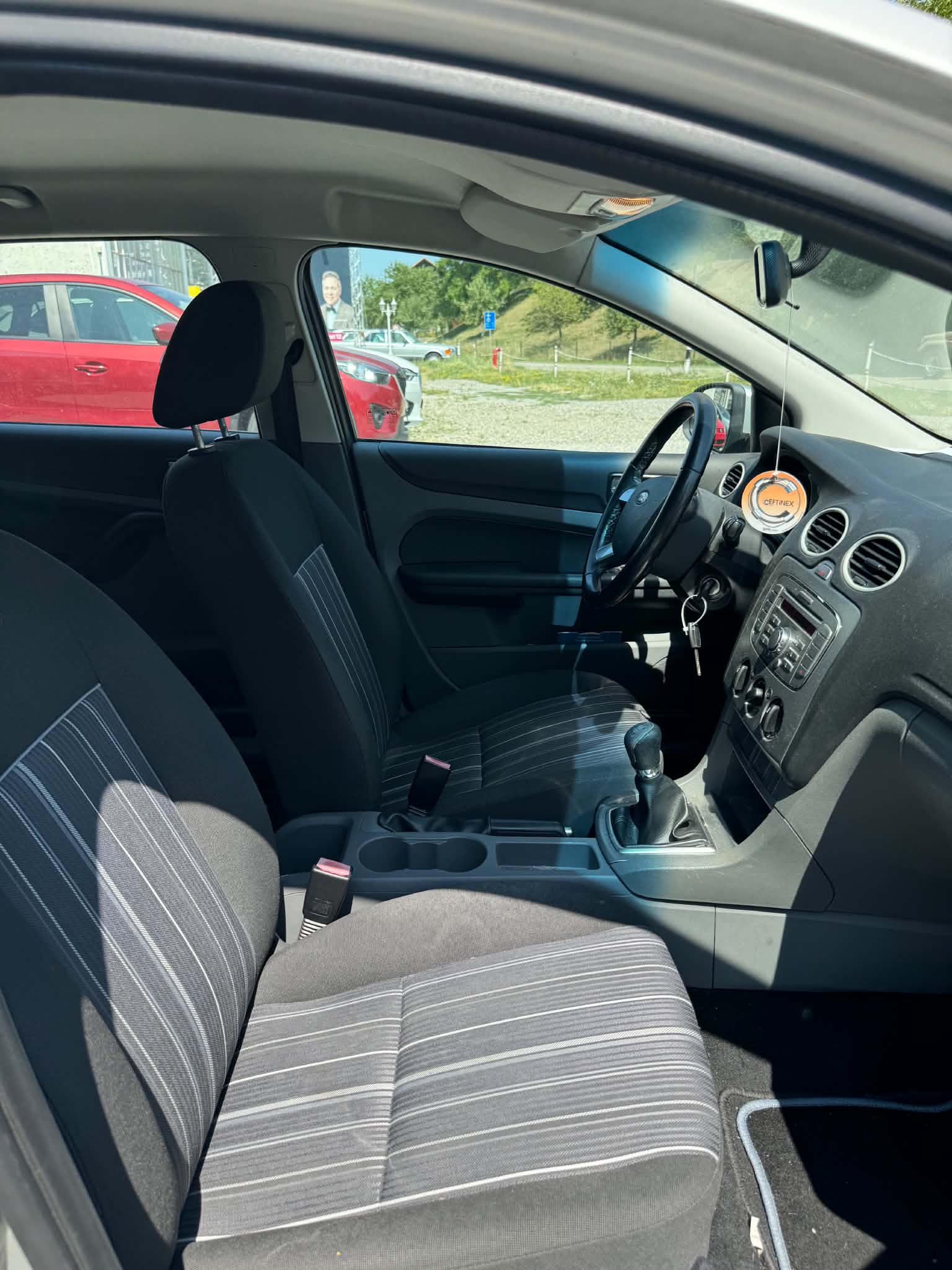FORD Focus 1.6i VCT Carving-image-5