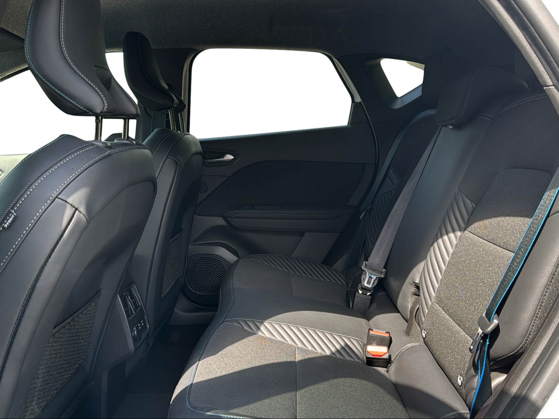 RENAULT Captur 1.3 TCe 160 esprit Alpine EDC-image-14