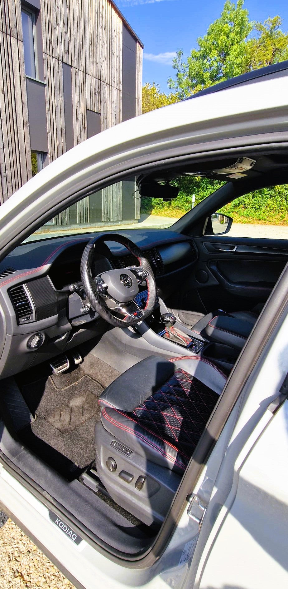 SKODA 2.0 TSI RS DSG-image-3