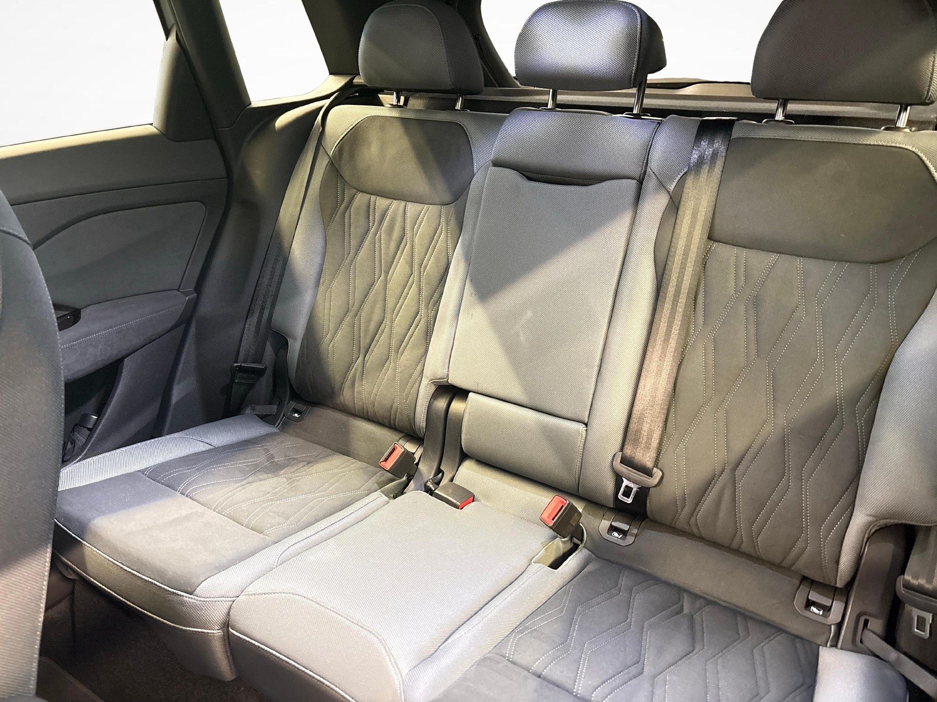 AUDI Q3 SUV 2.0 TFSI S line quattro S-Tronic-image-10