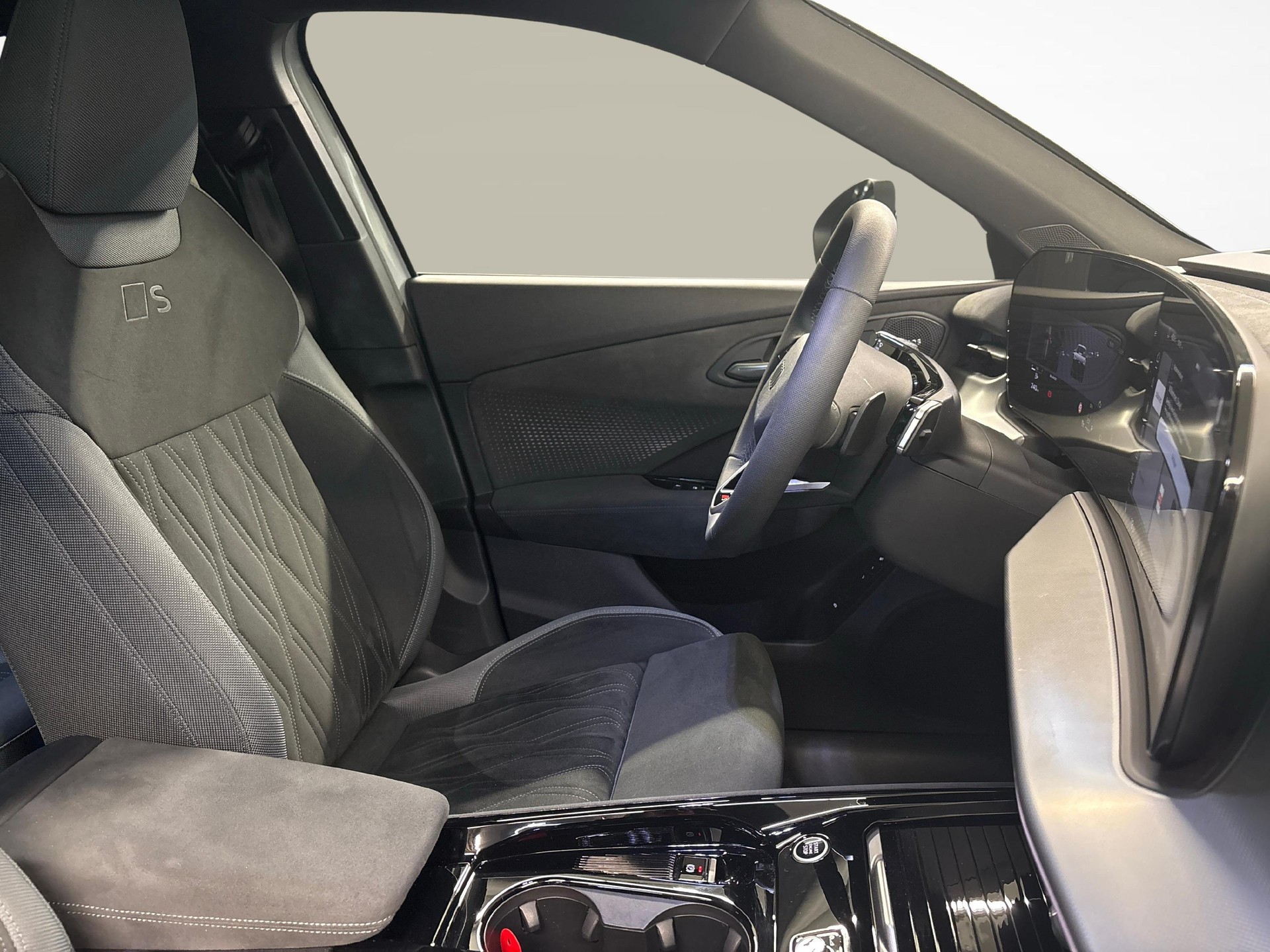 AUDI Q3 SUV 2.0 TFSI S line quattro S-Tronic-image-9