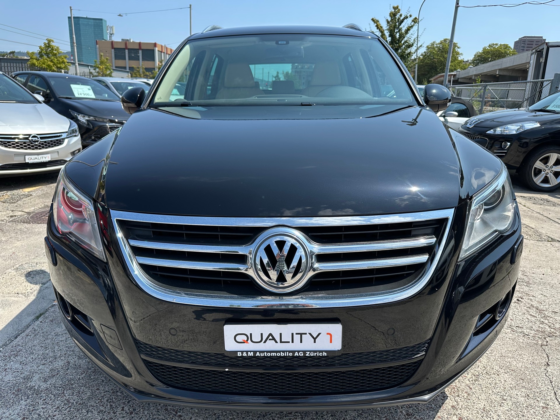 VW Tiguan 2.0 TSI Sport&Style Tiptronic * 200 PS *-image-1