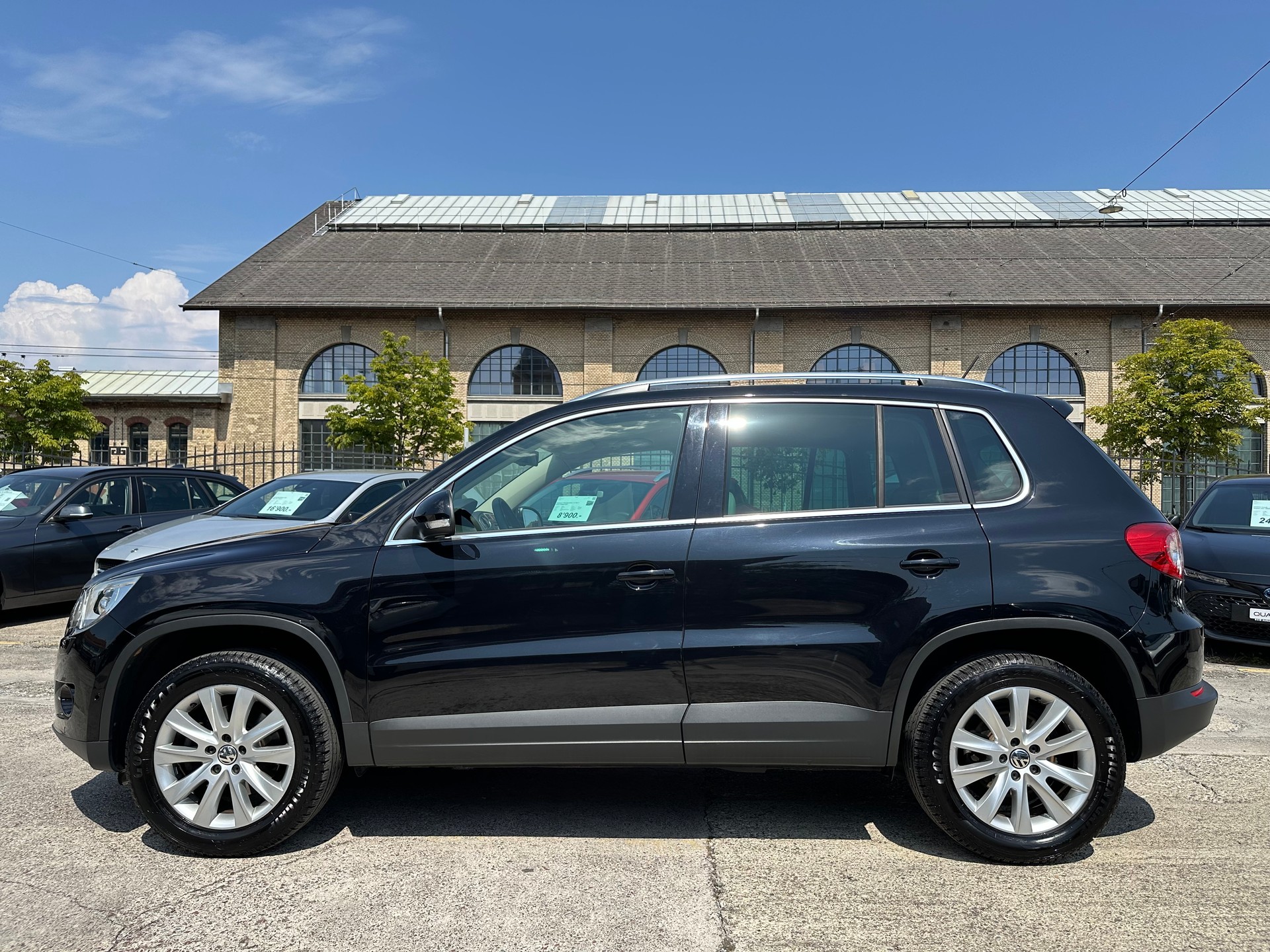 VW Tiguan 2.0 TSI Sport&Style Tiptronic * 200 PS *-image-3