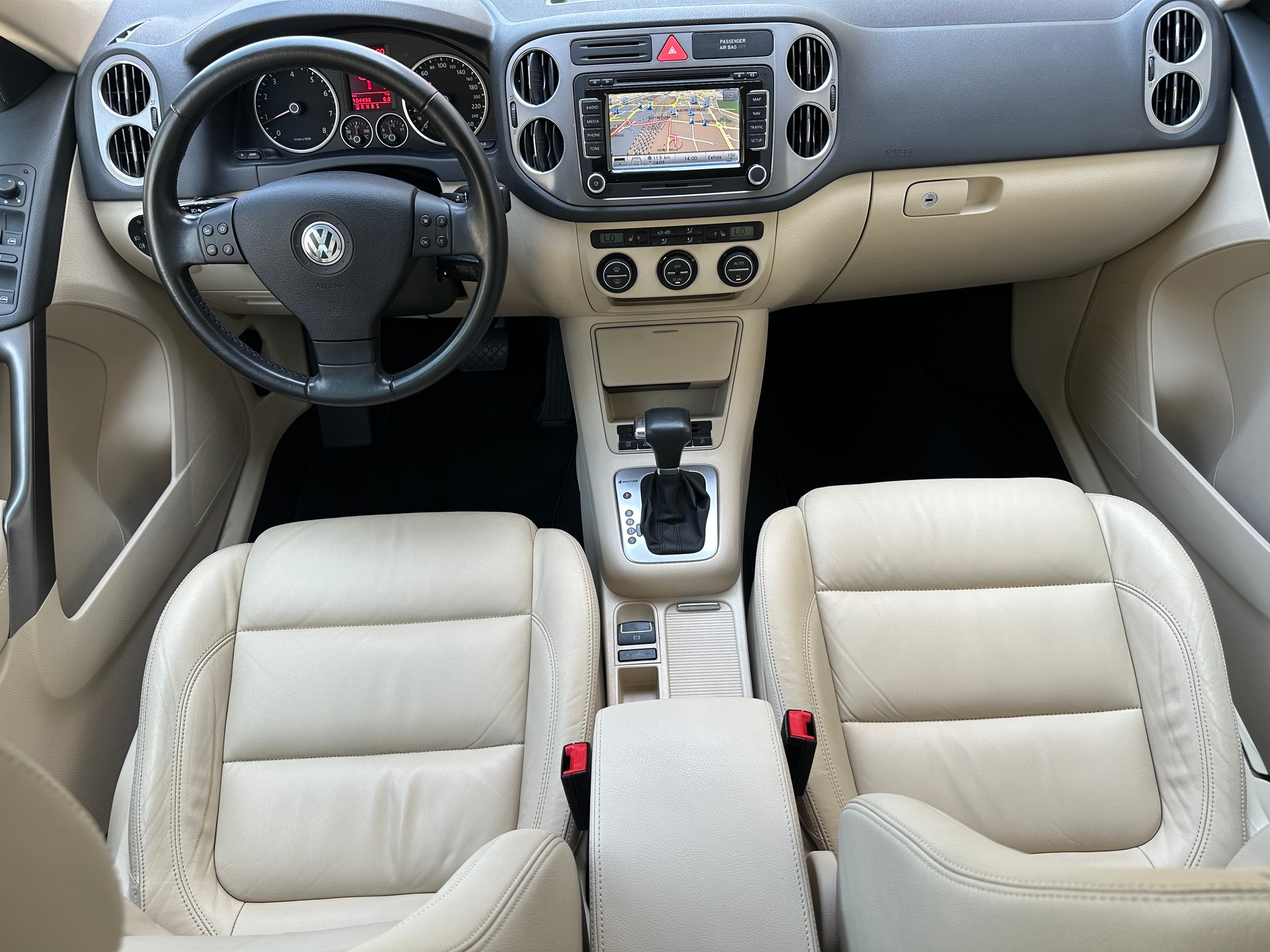 VW Tiguan 2.0 TSI Sport&Style Tiptronic * 200 PS *-image-8