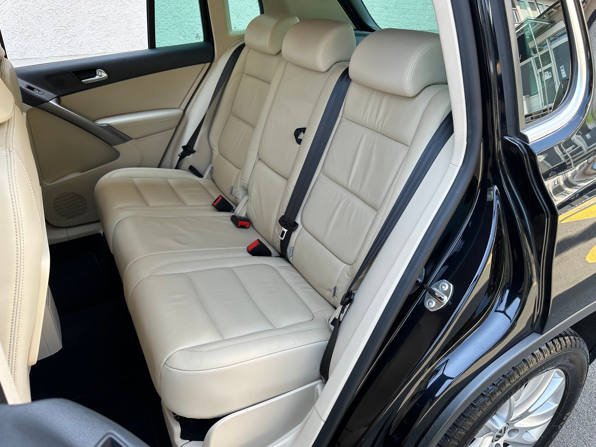 VW Tiguan 2.0 TSI Sport&Style Tiptronic * 200 PS *-image-14