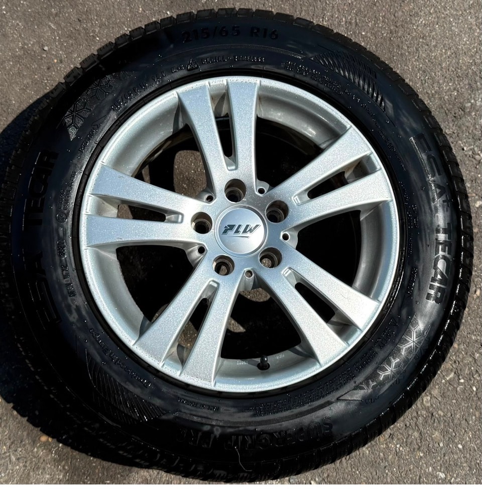 VW Tiguan 2.0 TSI Sport&Style Tiptronic * 200 PS *-image-23