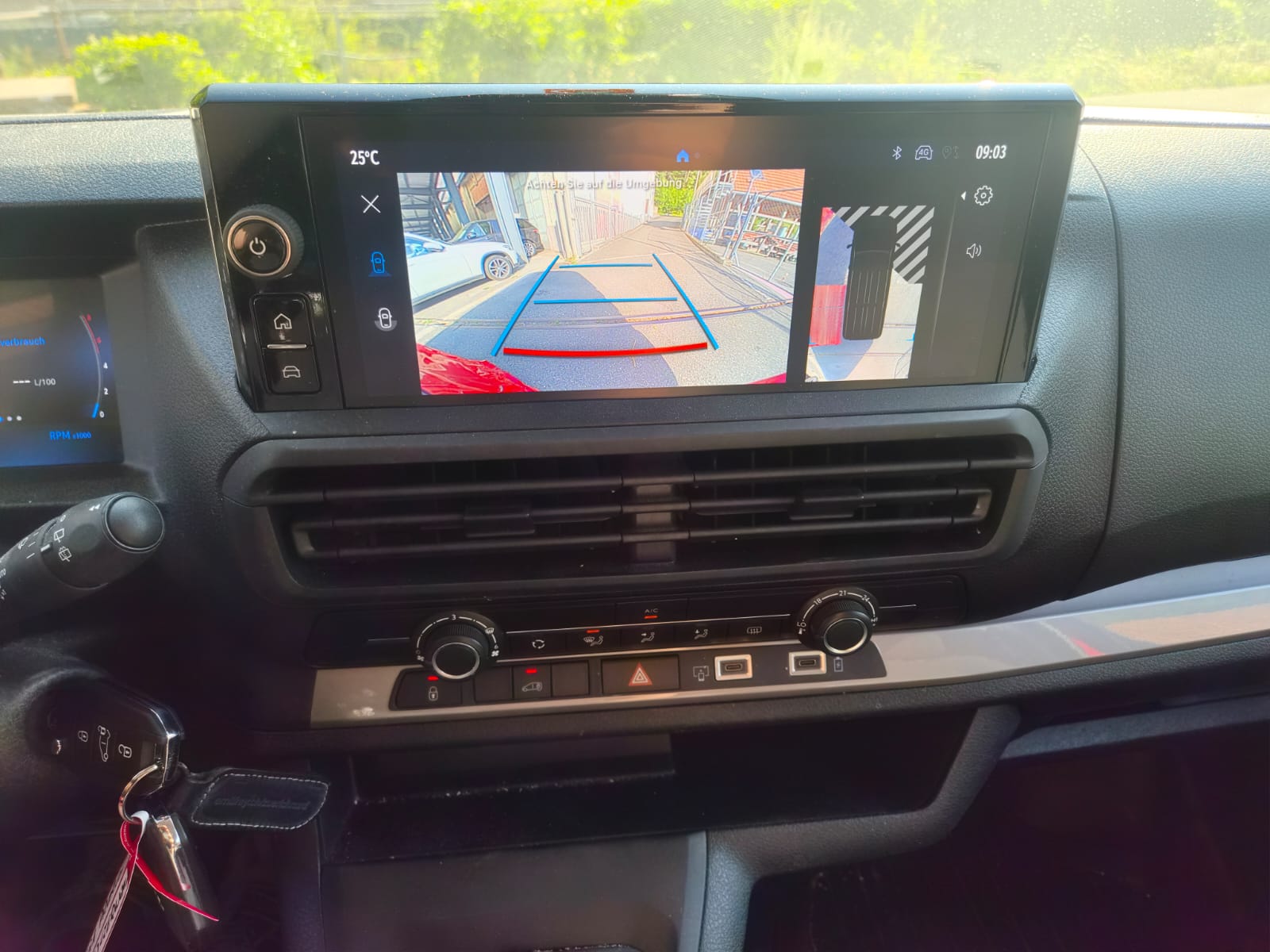 TOYOTA Proace 2.0D Panel Van Long Advanced-image-5