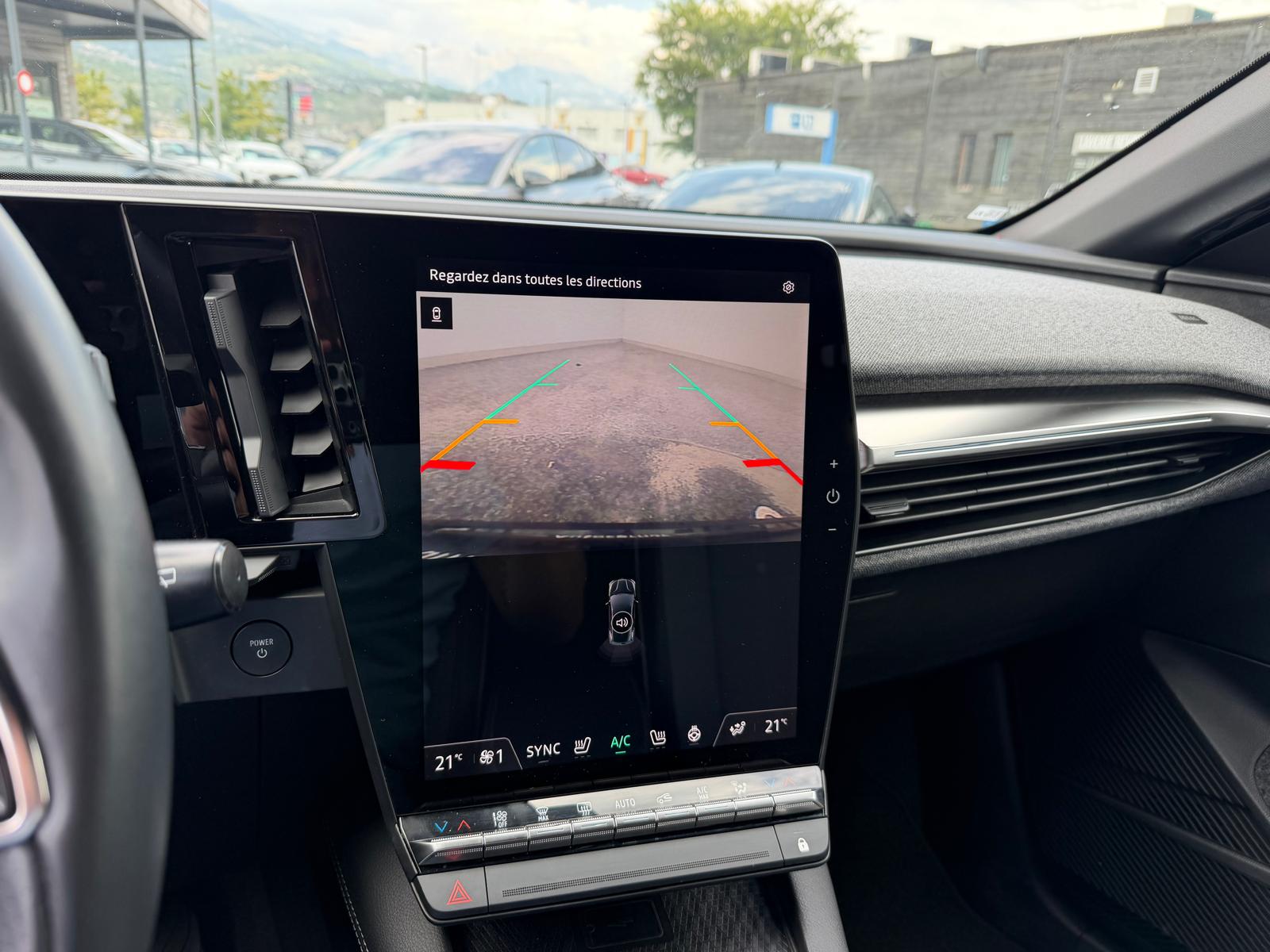RENAULT Mégane E-TECH EV60 Techno-image-11