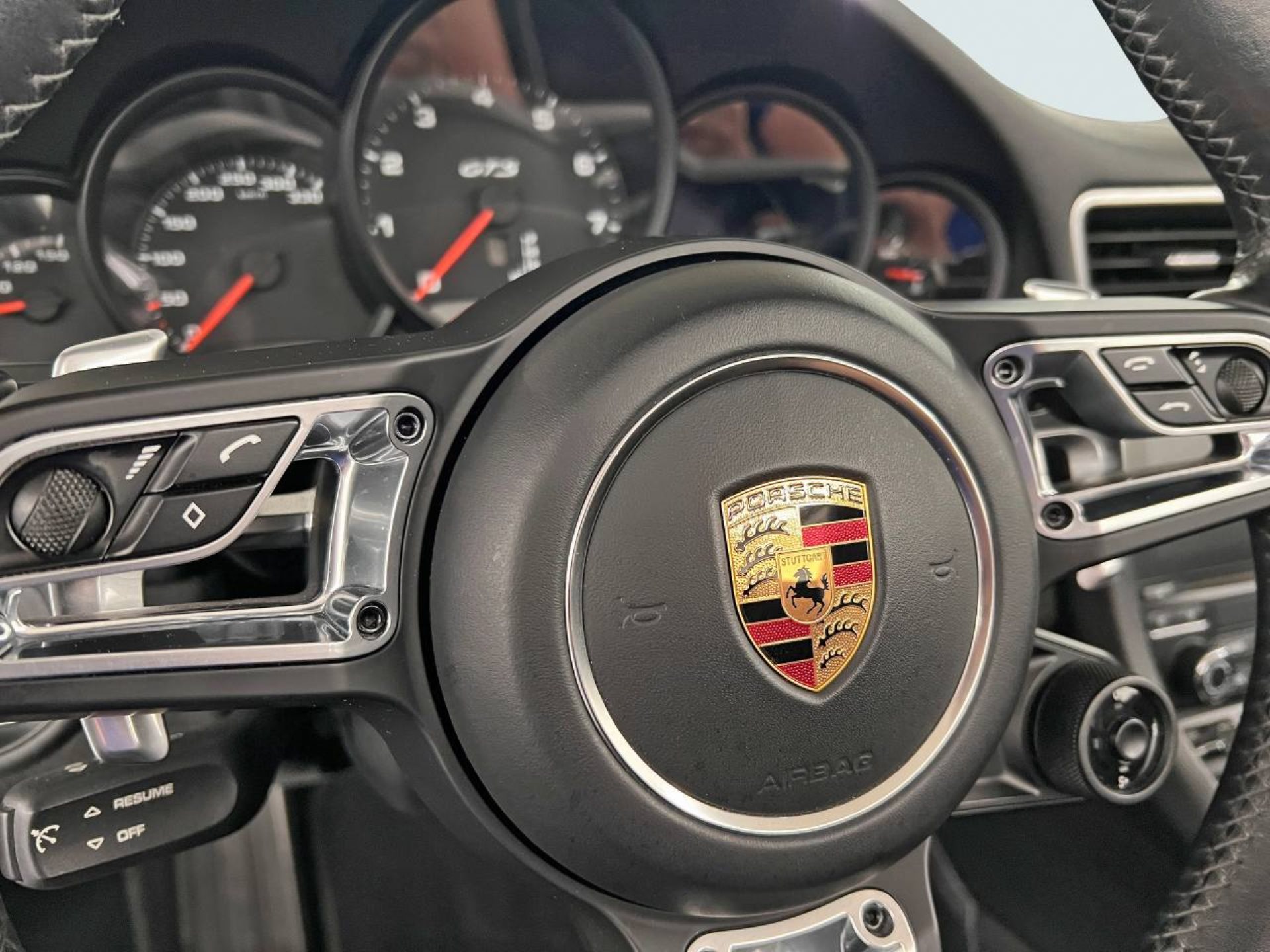 PORSCHE 911 Carrera 4 GTS Cabriolet-image-16