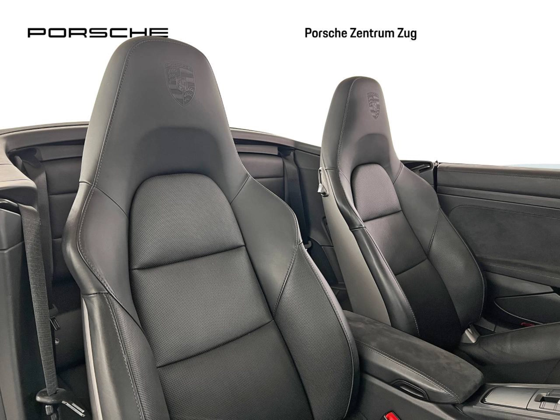 PORSCHE 911 Carrera 4 GTS Cabriolet-image-19
