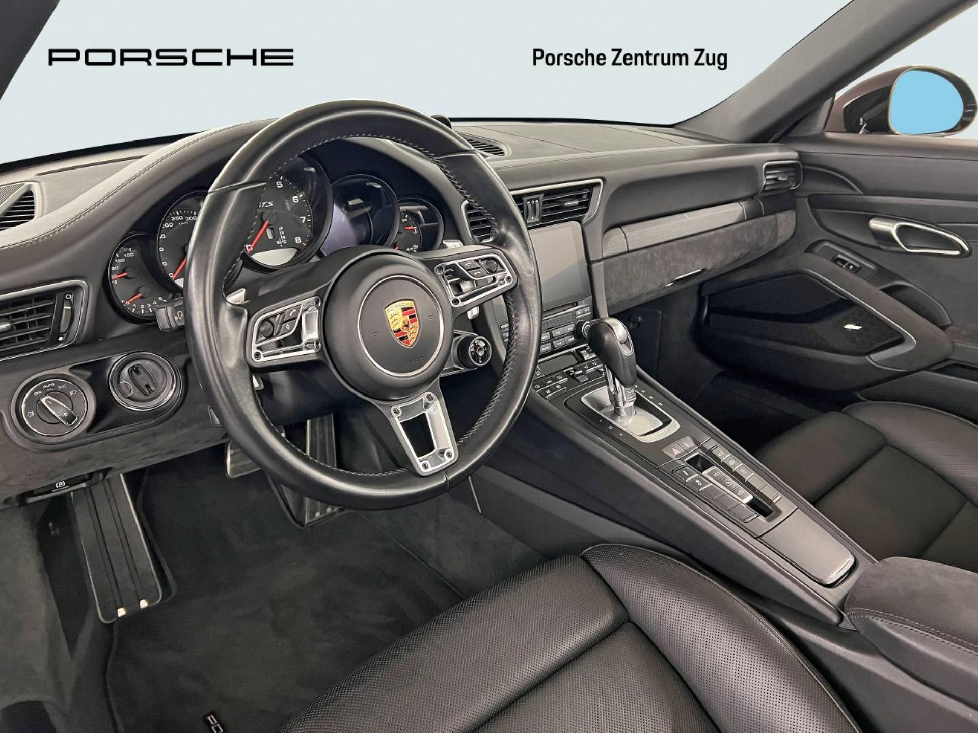 PORSCHE 911 Carrera 4 GTS Cabriolet-image-3