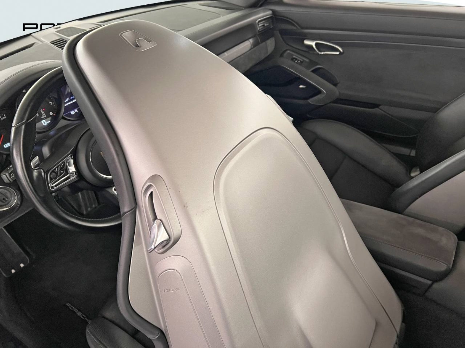 PORSCHE 911 Carrera 4 GTS Cabriolet-image-22