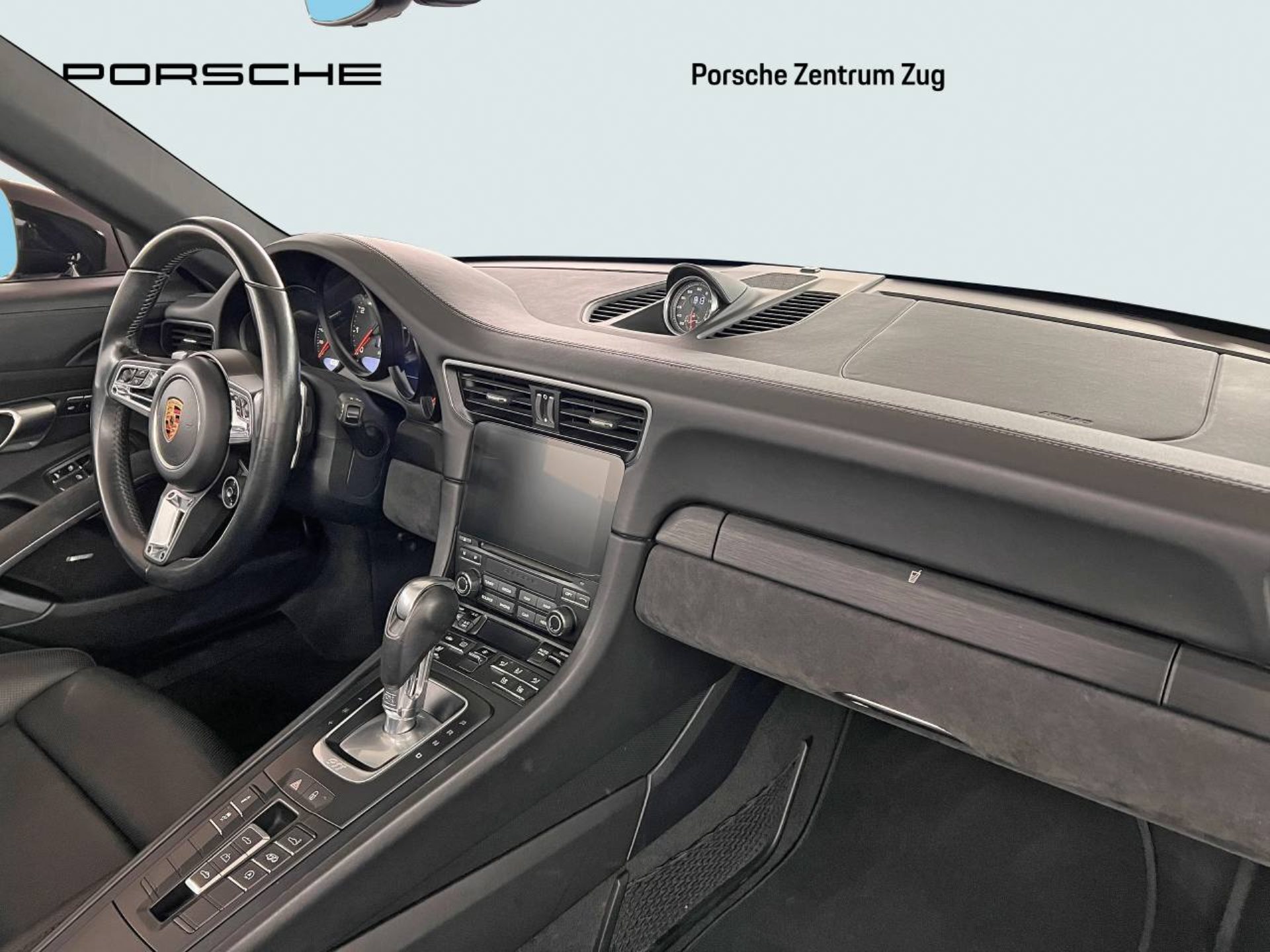 PORSCHE 911 Carrera 4 GTS Cabriolet-image-18