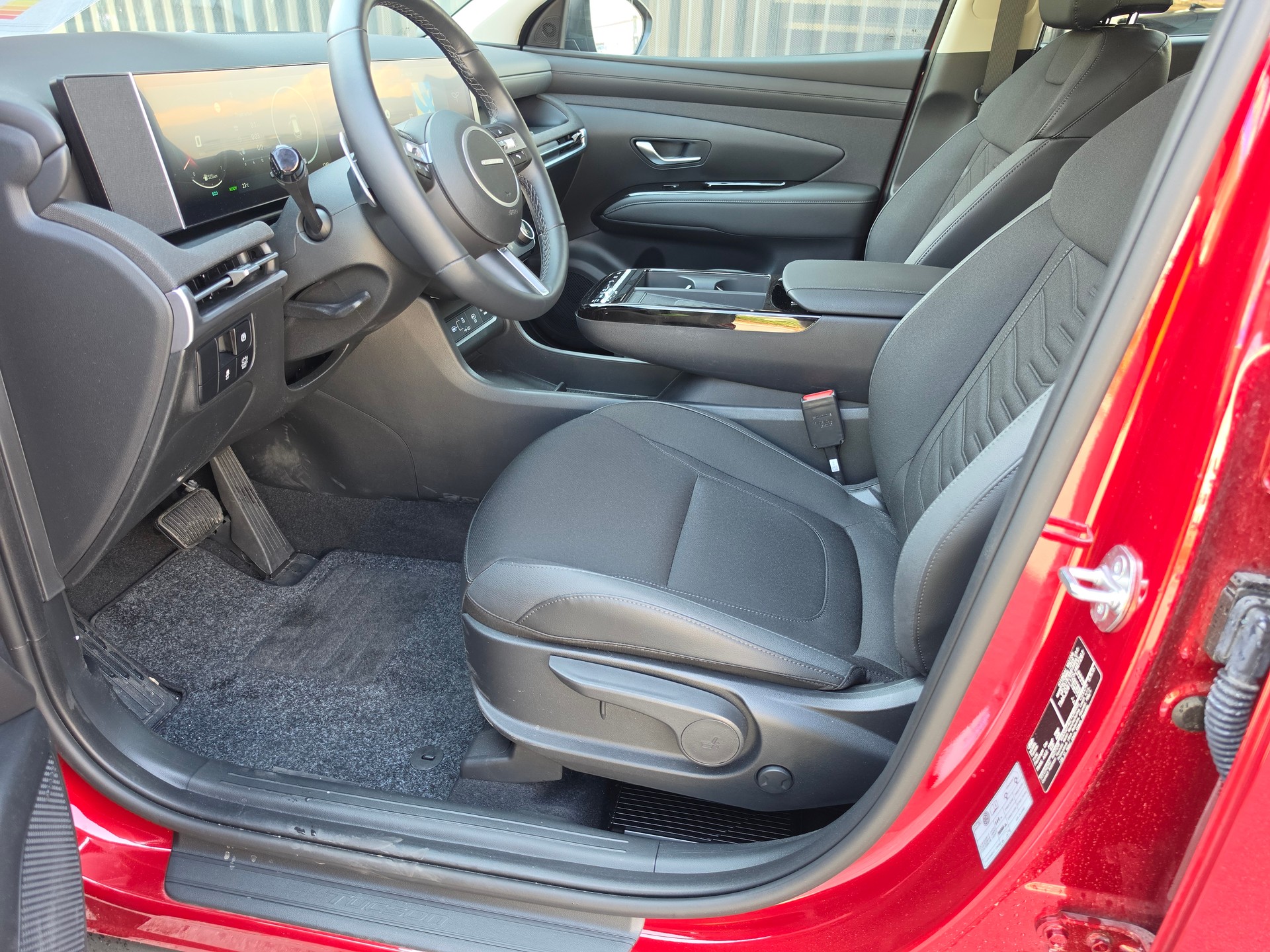 HYUNDAI Tucson 1.6 HEV Amplia 4WD-image-2