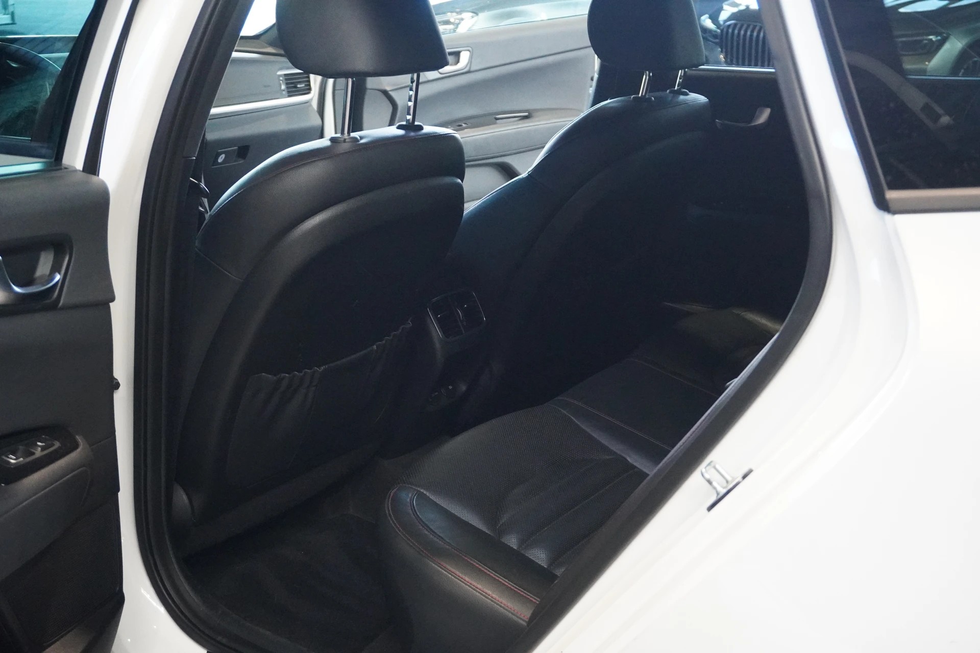 KIA Optima SW 2.0 T-GDI Style GT Automat MFK 12.8.2026 / Garantie 12 Monate-image-7