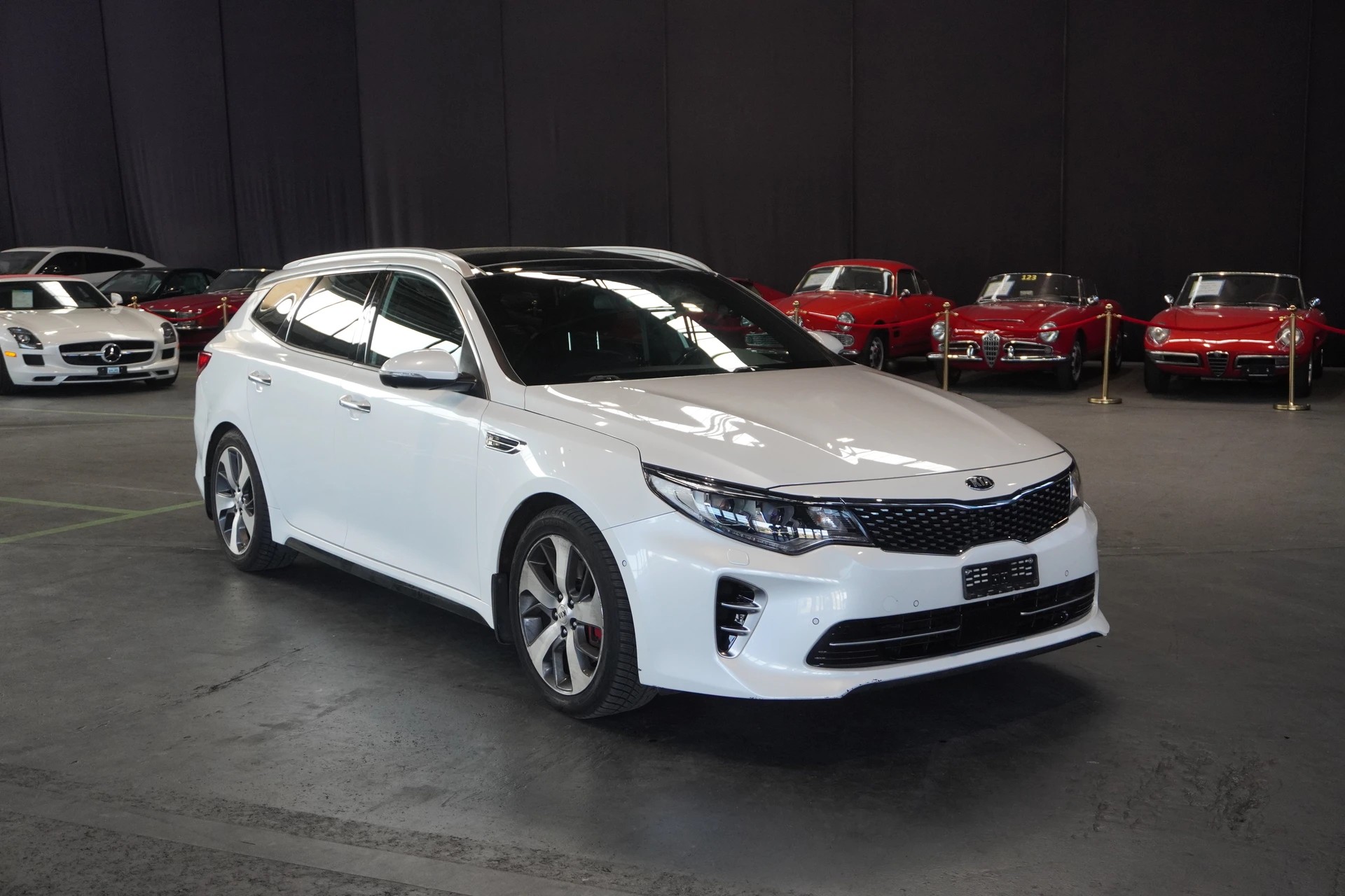 KIA Optima SW 2.0 T-GDI Style GT Automat MFK 12.8.2026 / Garantie 12 Monate-image-0