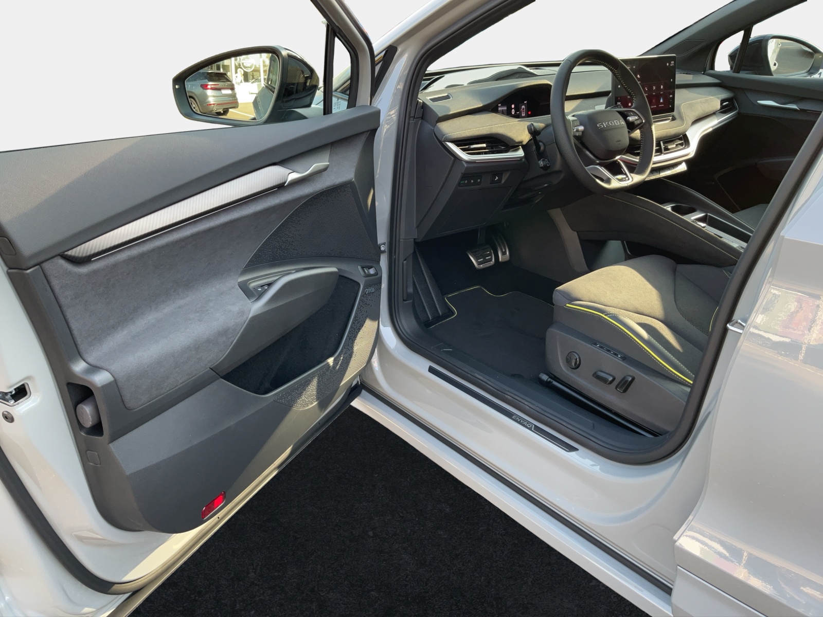 SKODA Enyaq 4x4 RS-image-14
