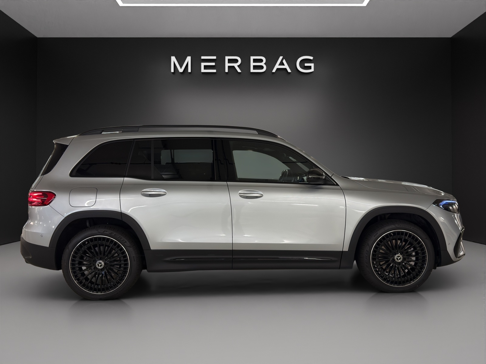MERCEDES-BENZ EQB 350 66,5 kWh 4Matic Swiss Star-image-1