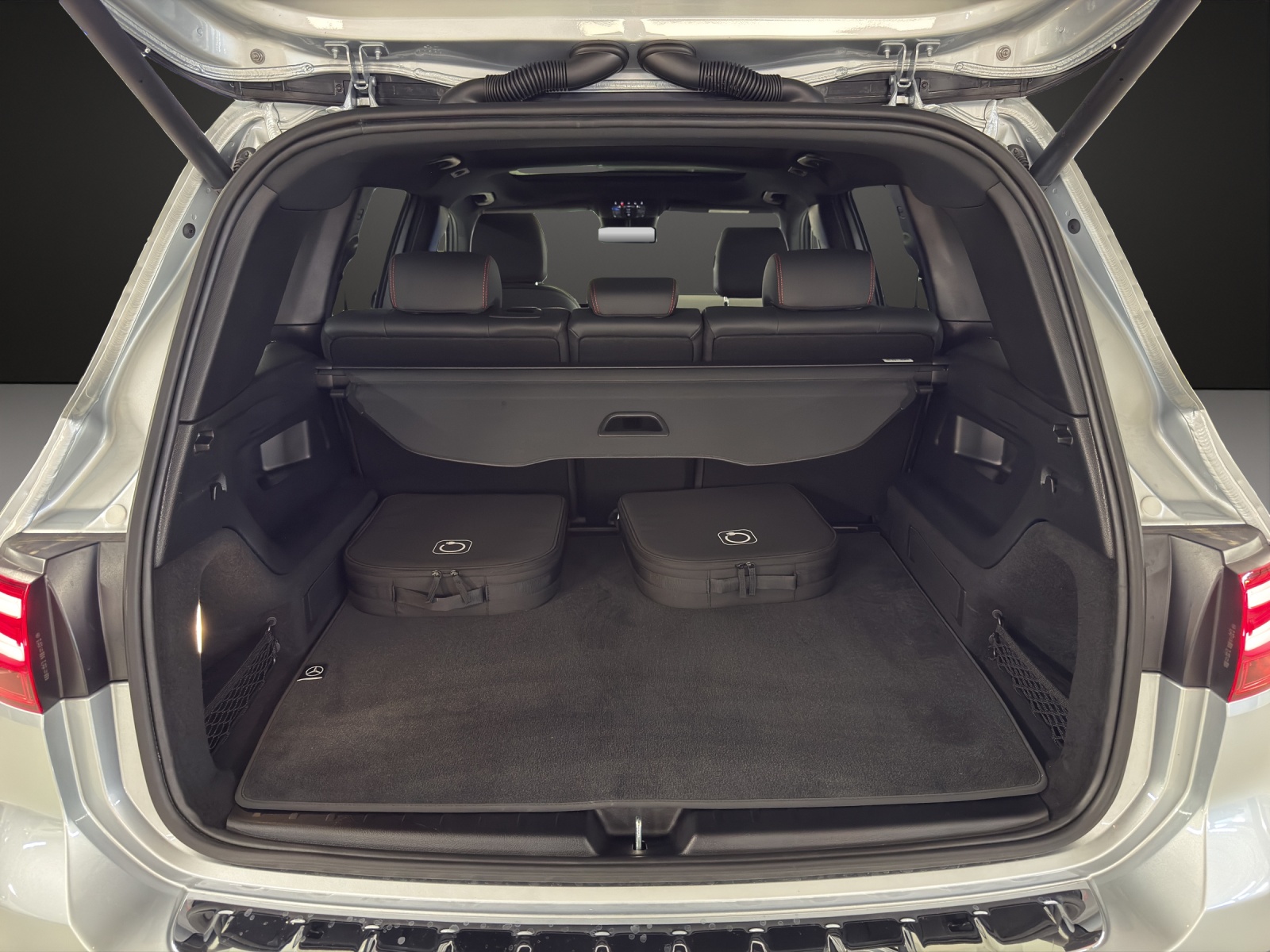 MERCEDES-BENZ EQB 350 66,5 kWh 4Matic Swiss Star-image-16