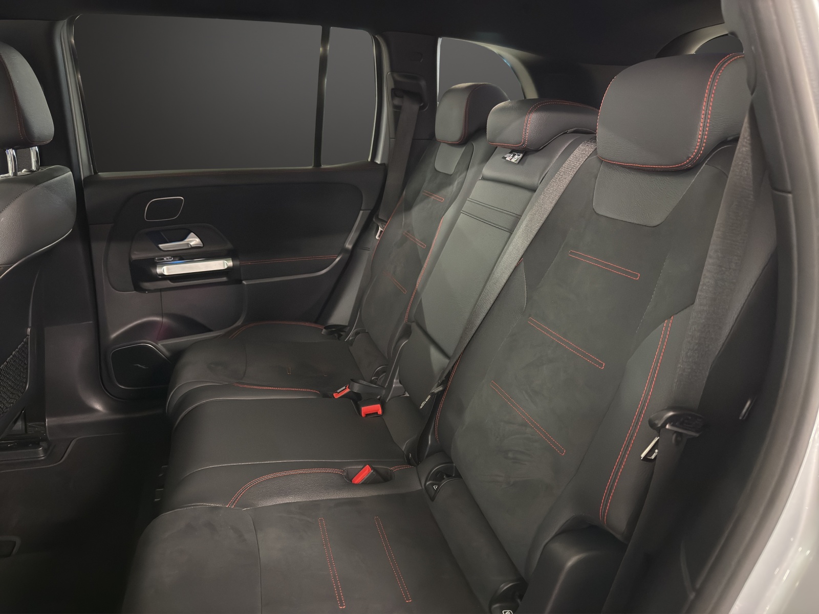 MERCEDES-BENZ EQB 350 66,5 kWh 4Matic Swiss Star-image-15