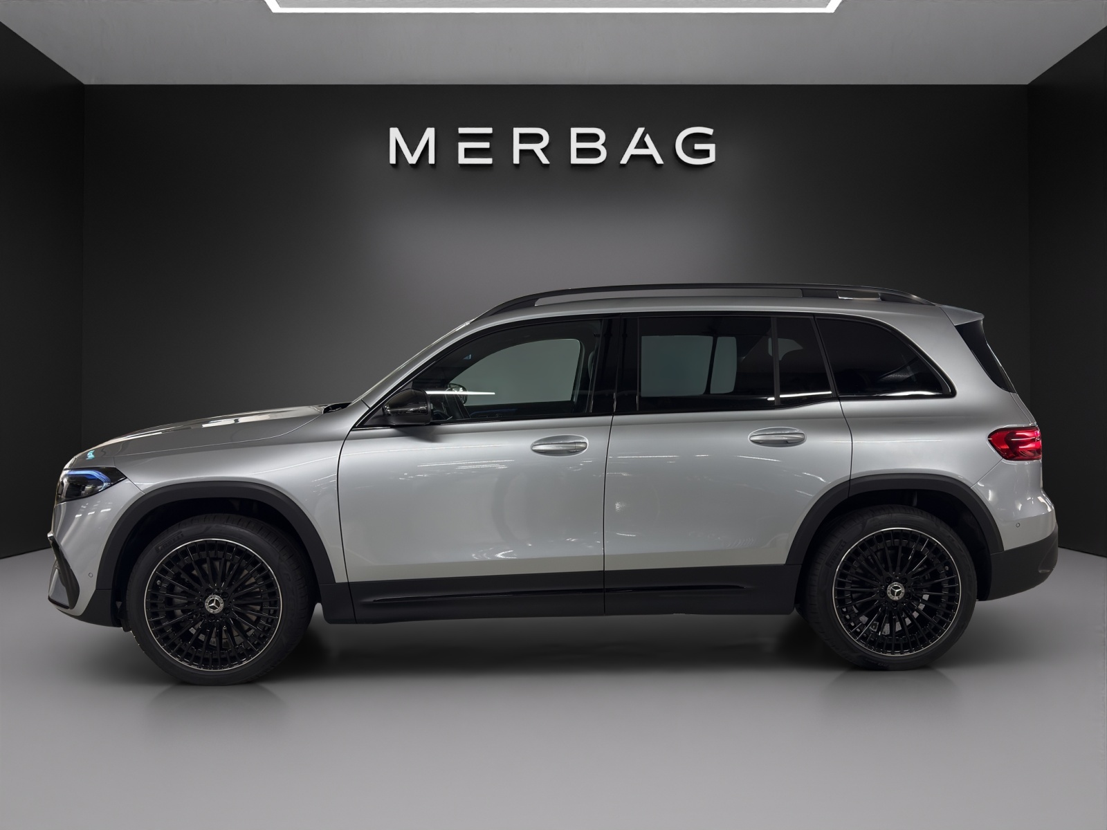 MERCEDES-BENZ EQB 350 66,5 kWh 4Matic Swiss Star-image-5