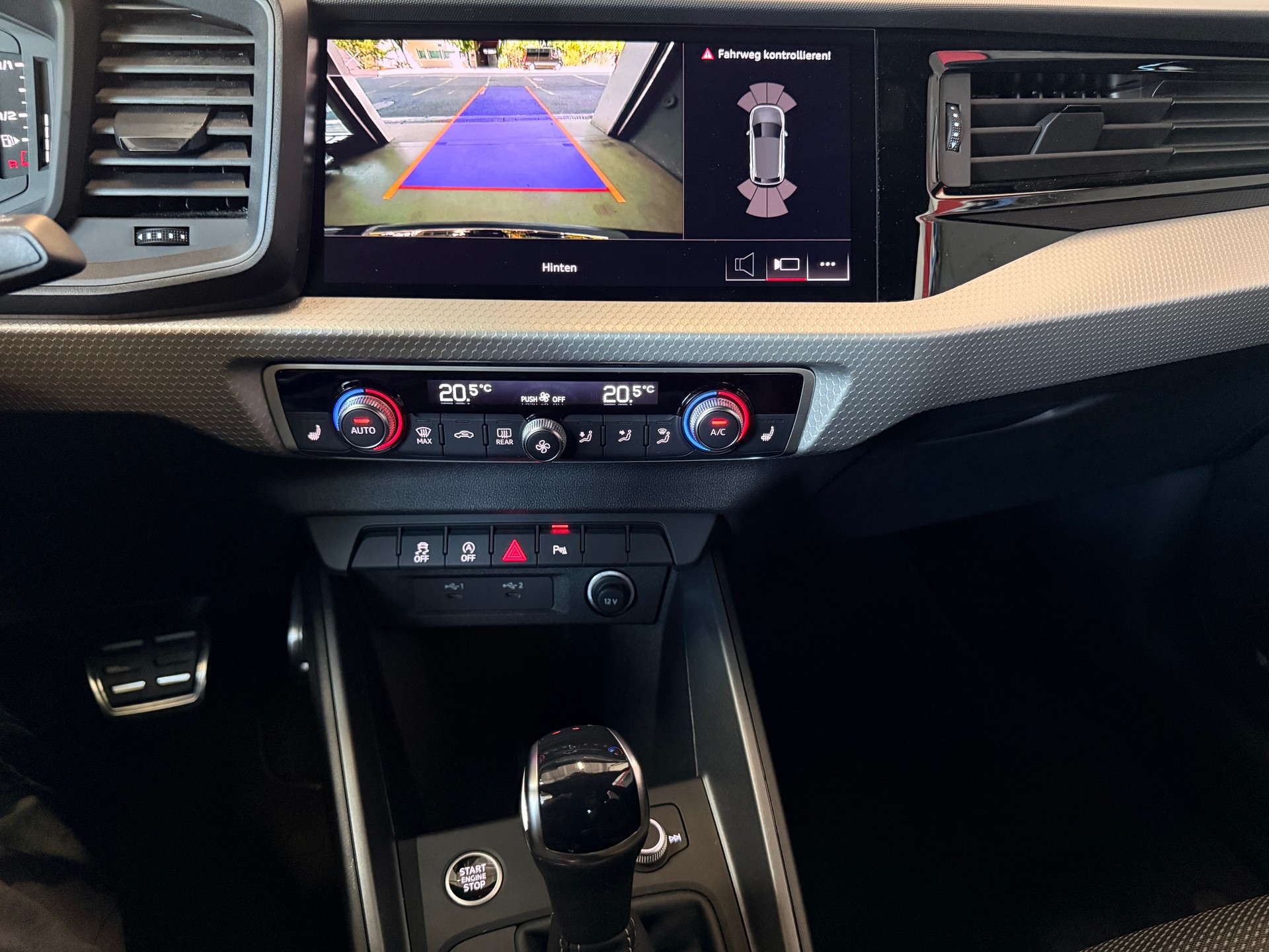 AUDI A1 Sportback 30 TFSI Attraction S-tronic S-Line 116 PS-image-5