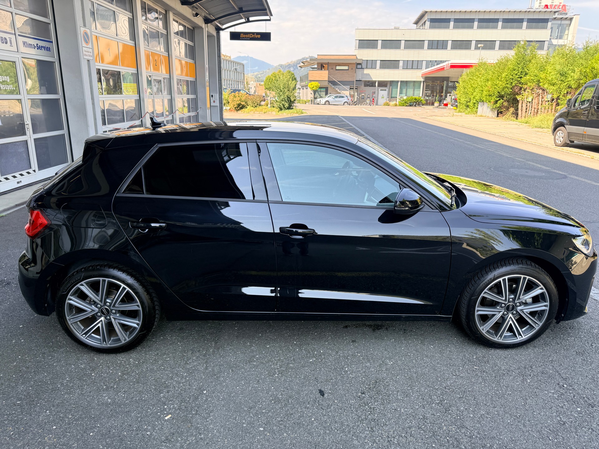 AUDI A1 Sportback 30 TFSI Attraction S-tronic S-Line 116 PS-image-2