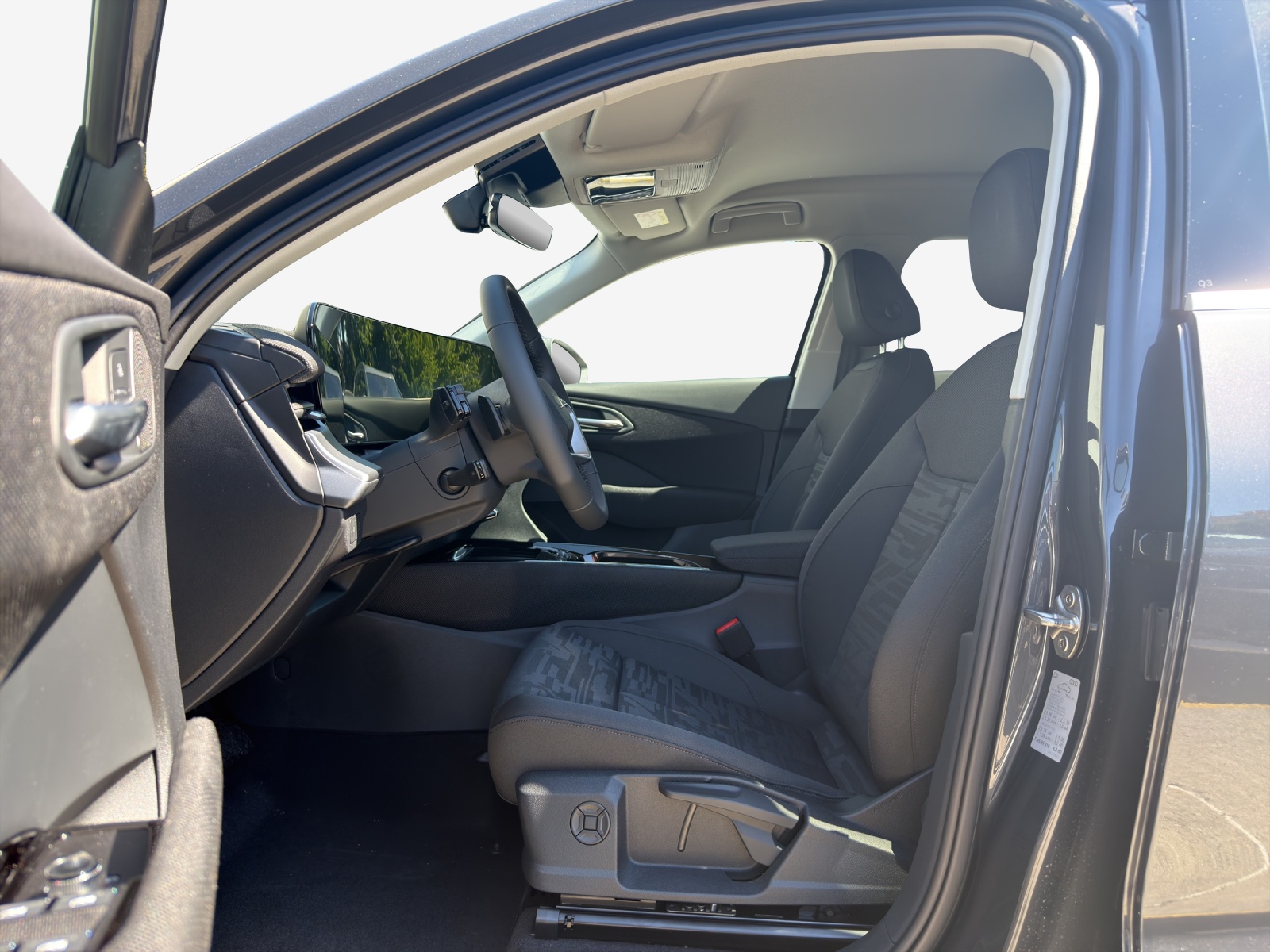 AUDI Q3 SUV 110 kW TFSI S tronic-image-7