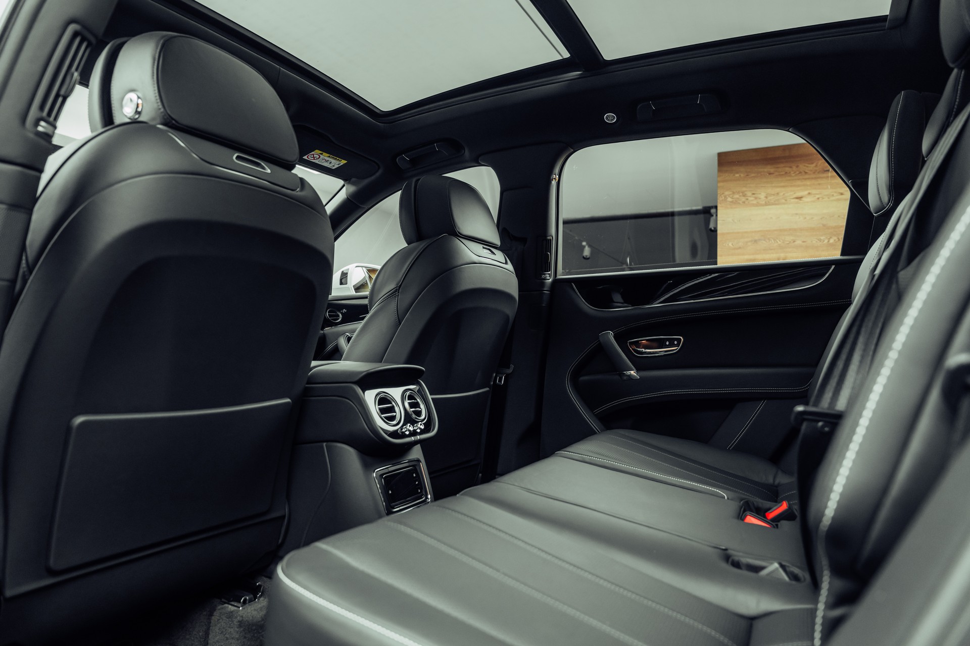 BENTLEY Bentayga V6 Hybrid-image-8