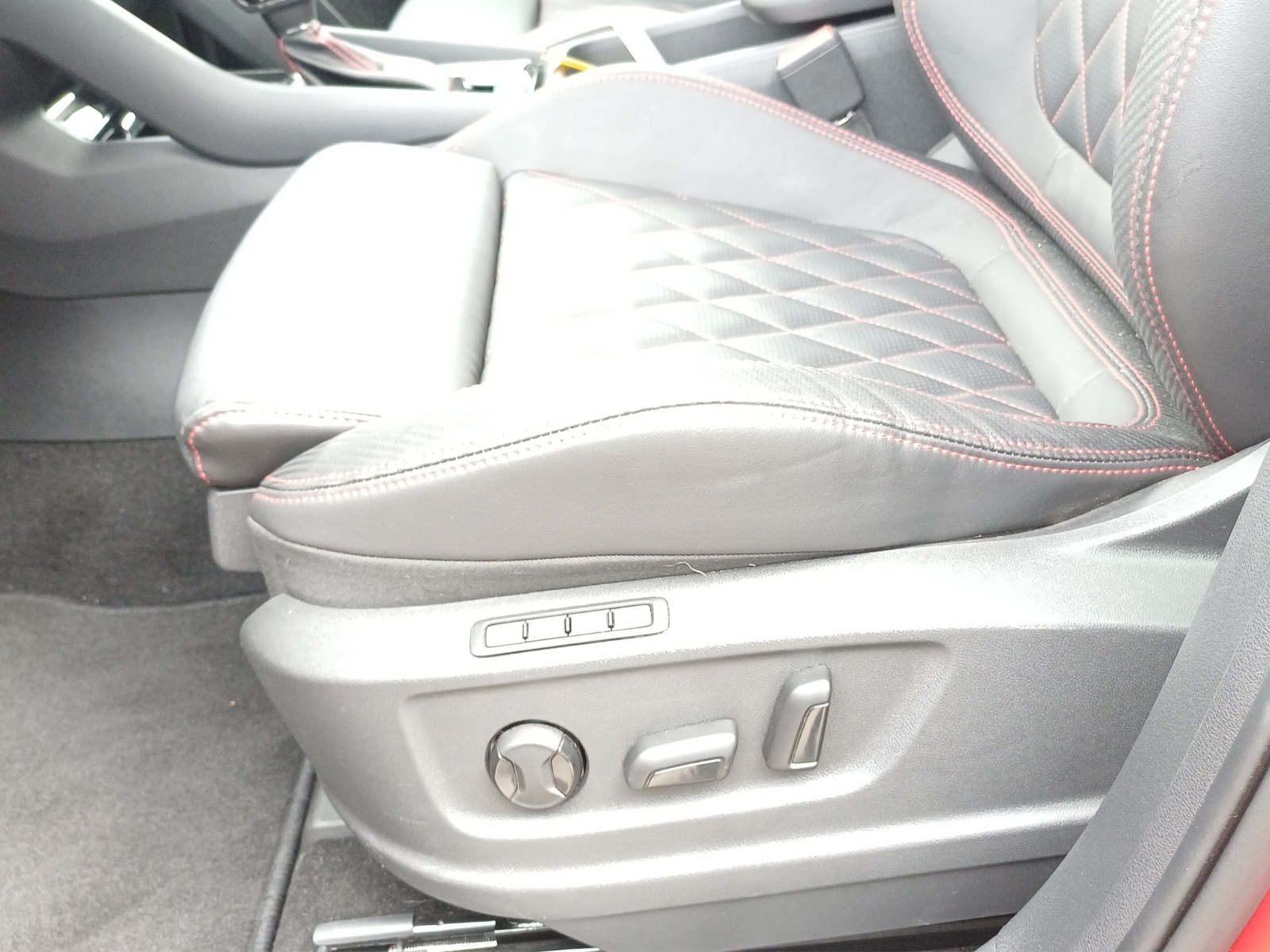 SKODA Kodiaq 2.0 TSI 4x4 RS-image-15