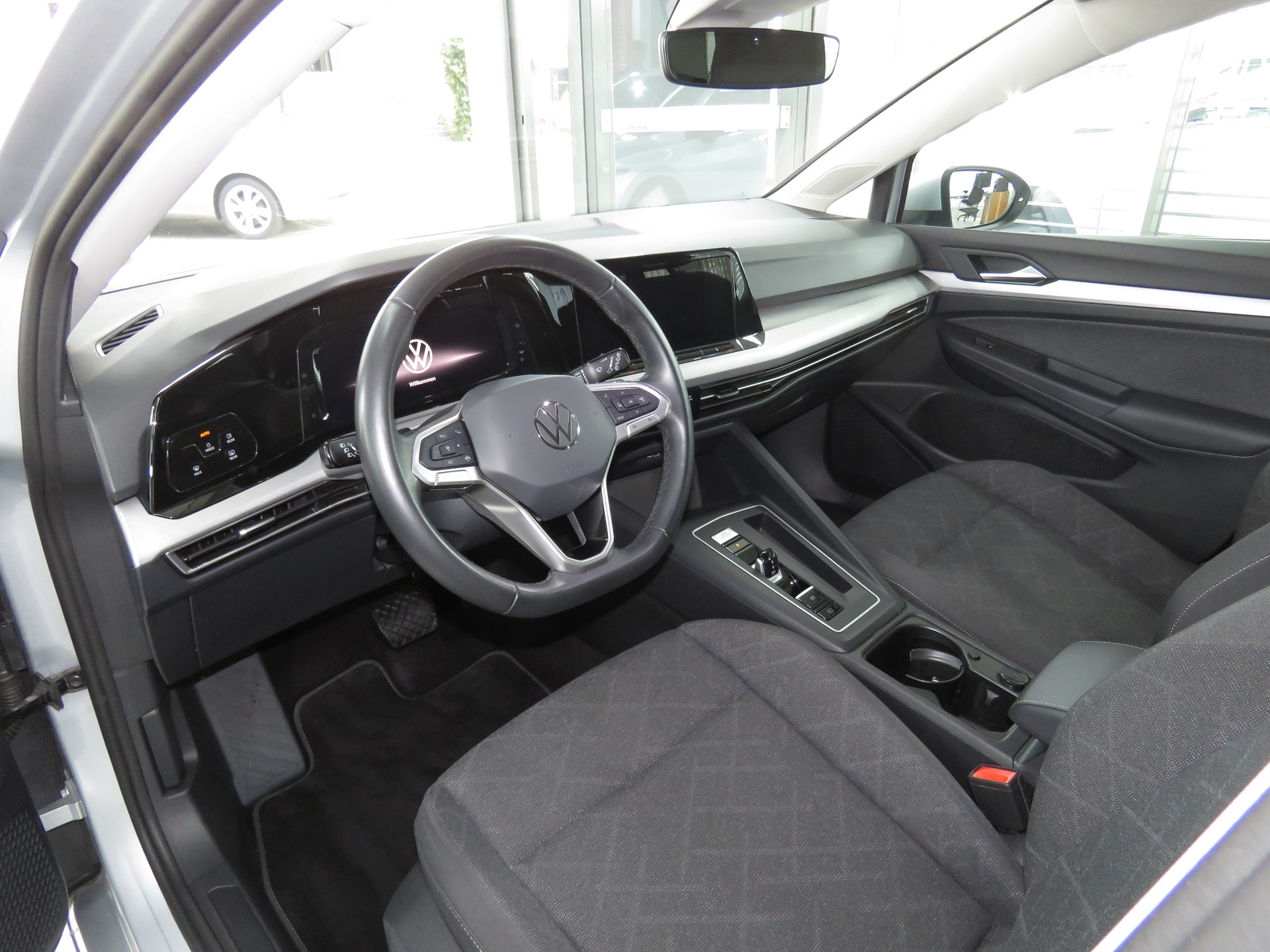 VW Golf 2.0 TDI Life DSG 4Motion-image-6