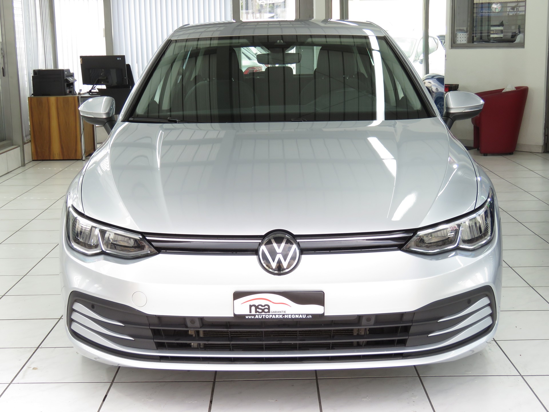 VW Golf 2.0 TDI Life DSG 4Motion-image-1