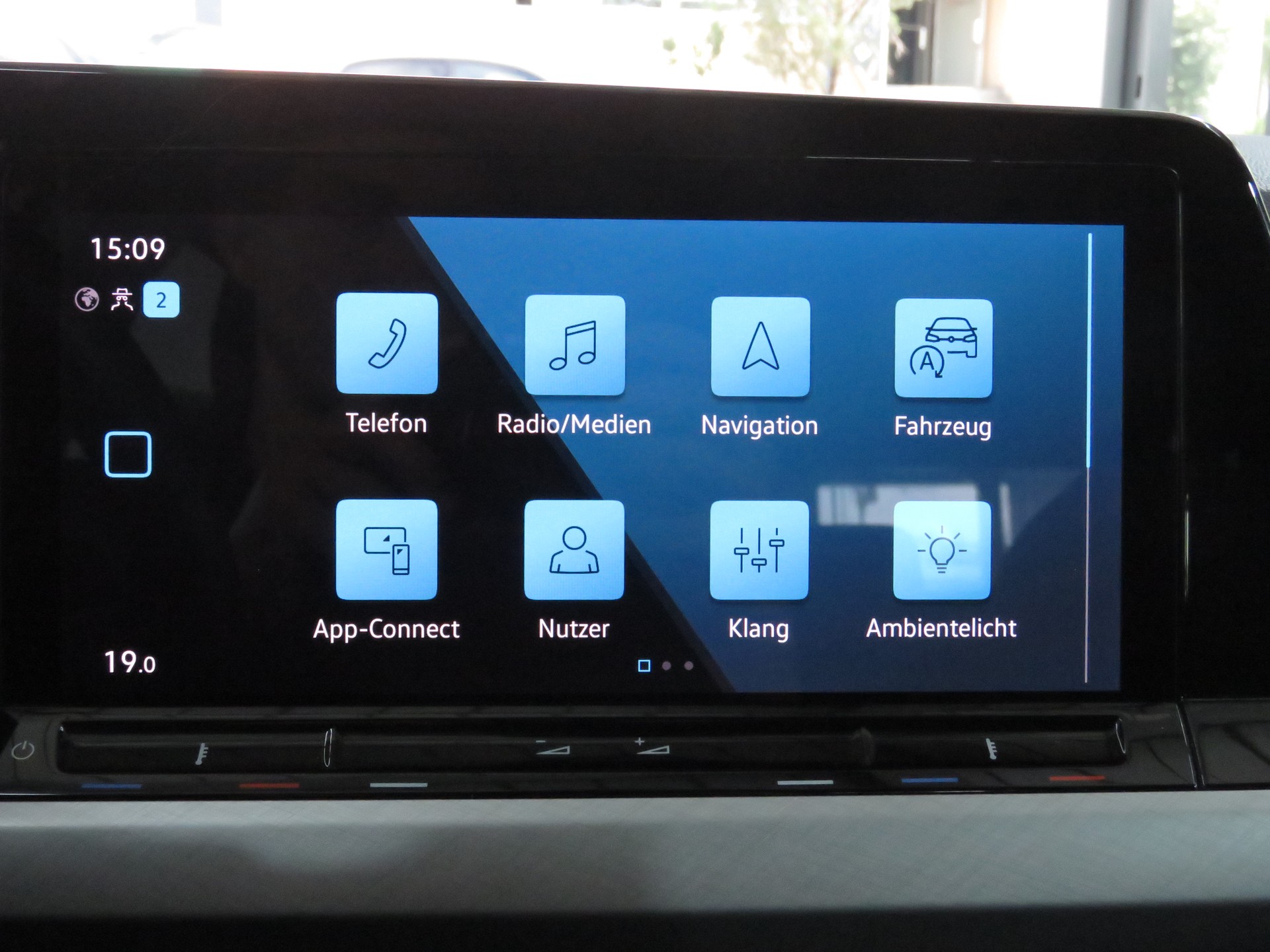 VW Golf 2.0 TDI Life DSG 4Motion-image-15