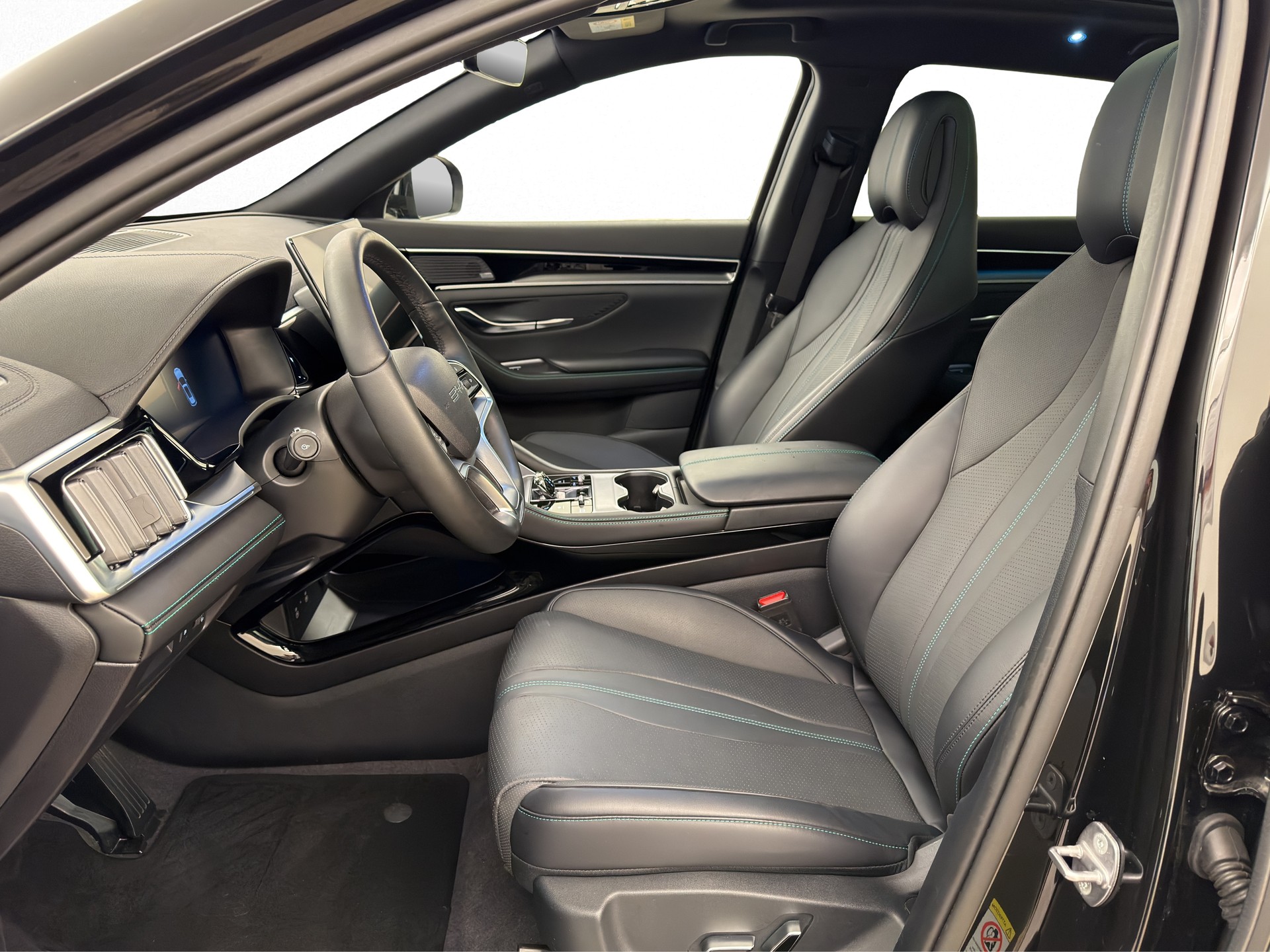 BYD Seal U DM-i Design AWD-image-9