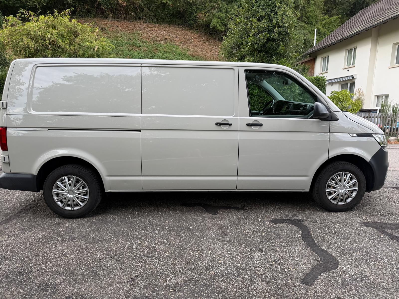 VW 2.0 TDI 110 Entry Langer Radstand (3400)-image-2