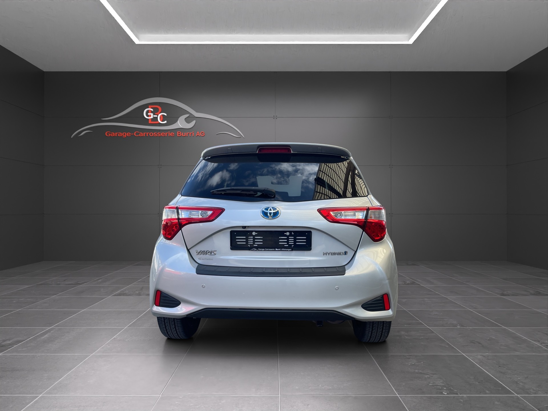 TOYOTA Yaris 1.5 VVT-i Hybrid Trend e-CVT-image-4