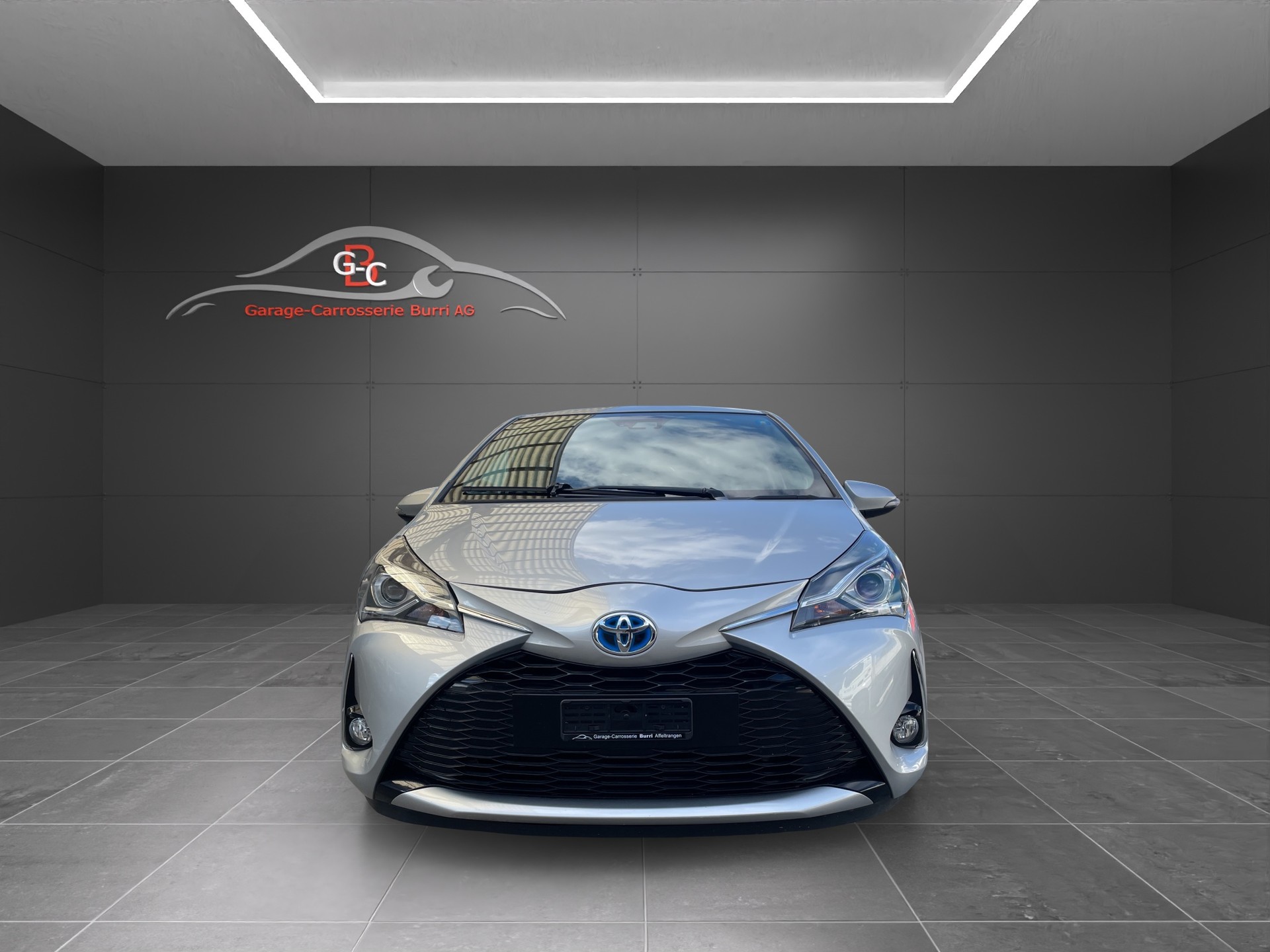 TOYOTA Yaris 1.5 VVT-i Hybrid Trend e-CVT-image-1