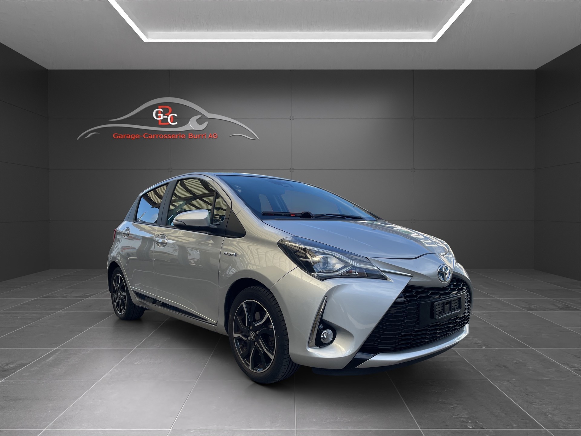 TOYOTA Yaris 1.5 VVT-i Hybrid Trend e-CVT-image-2